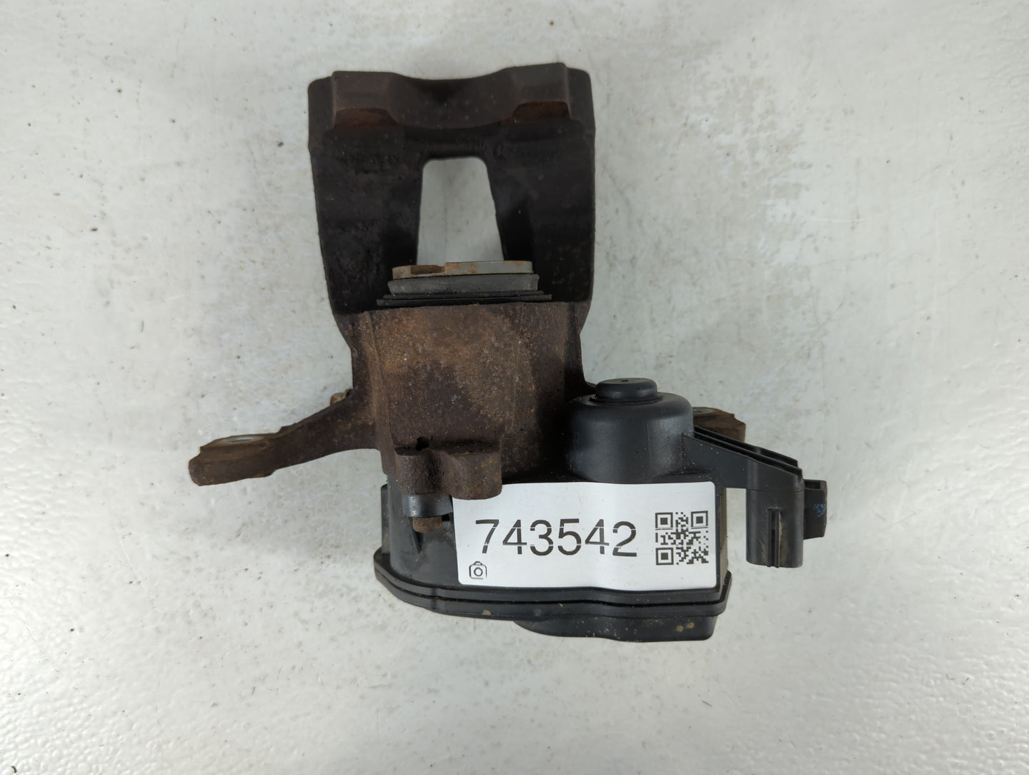 2015-2018 Ford F-150 Rear Passenger Right Brake Caliper 743542 - Oemusedautoparts1.com