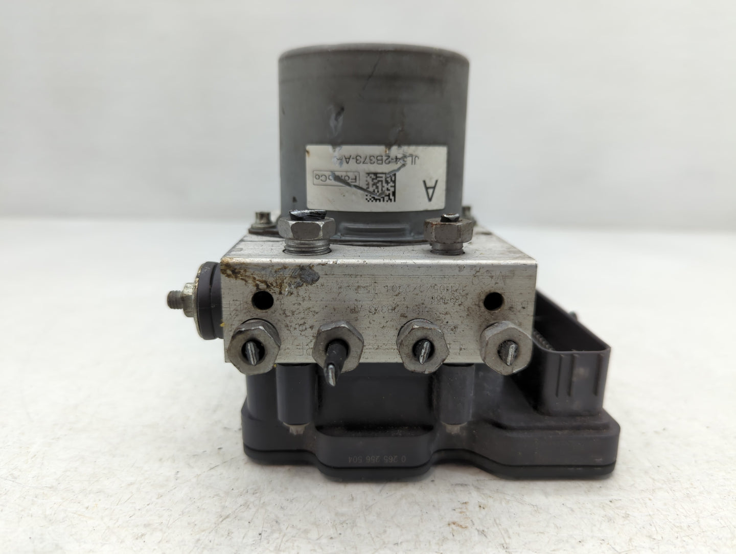 2018 Ford F-150 ABS Pump Control Module Replacement P/N:JL34-2B373-AH Fits OEM Used Auto Parts - Oemusedautoparts1.com