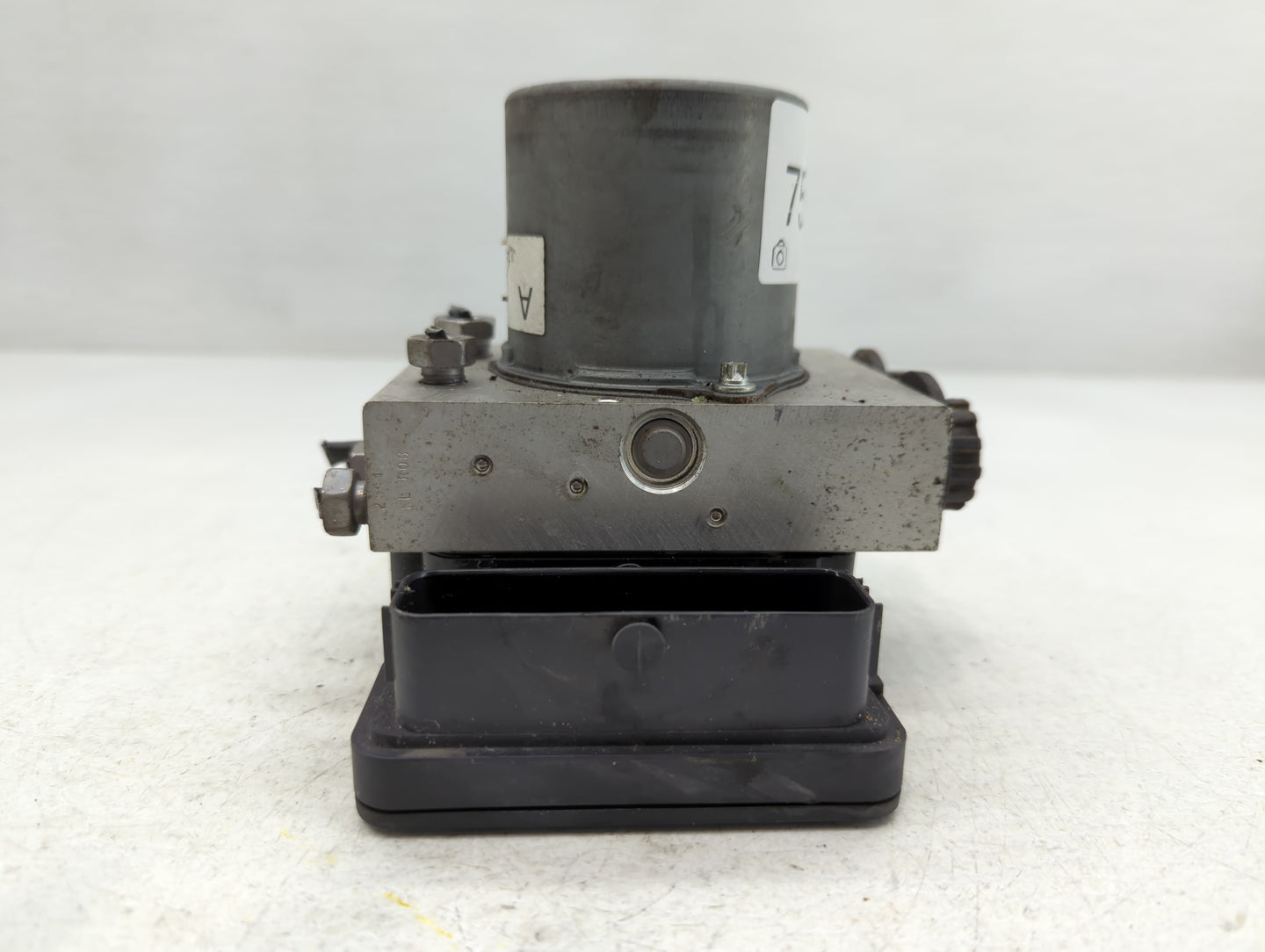 2018 Ford F-150 ABS Pump Control Module Replacement P/N:JL34-2B373-AH Fits OEM Used Auto Parts - Oemusedautoparts1.com