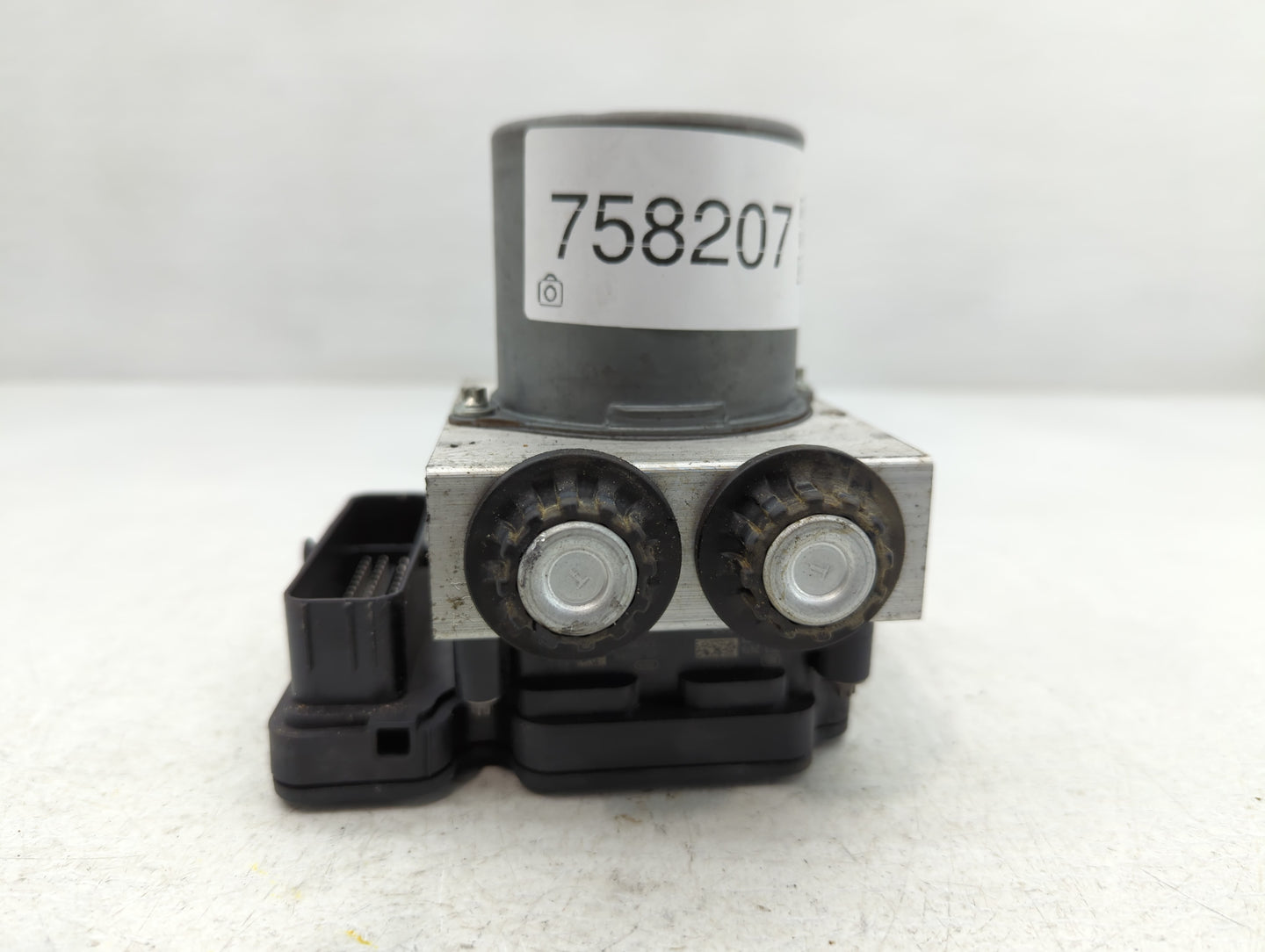 2018 Ford F-150 ABS Pump Control Module Replacement P/N:JL34-2B373-AH Fits OEM Used Auto Parts - Oemusedautoparts1.com