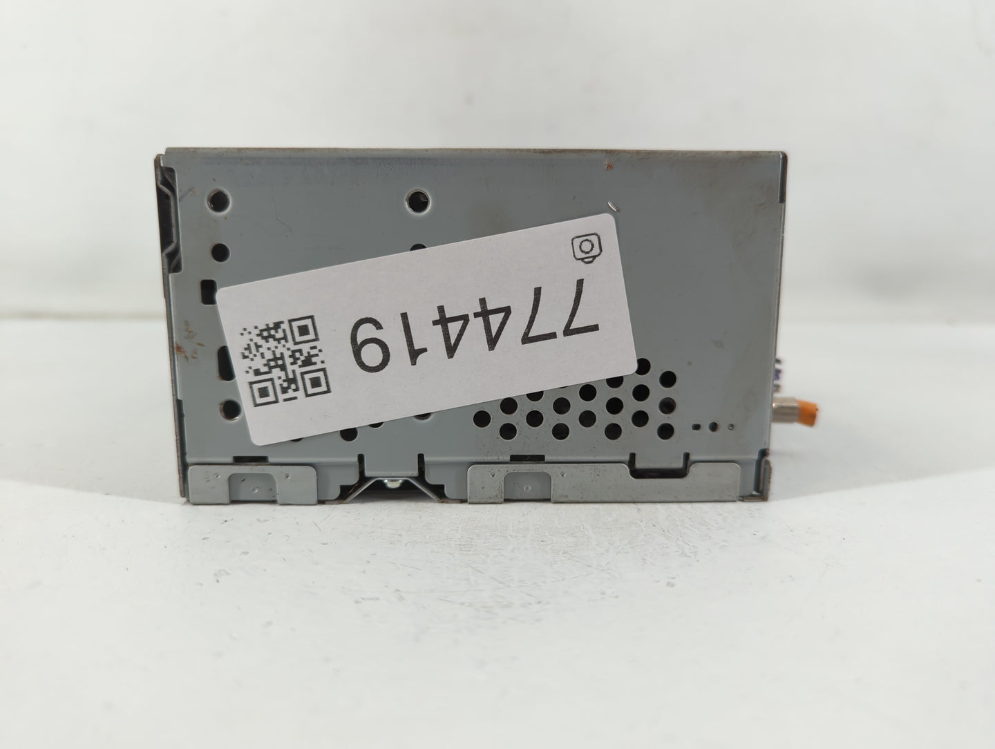 2017-2018 Ford F-150 Radio AM FM Cd Player Receiver Replacement P/N:JL3T-19C107-AA Fits Fits 2017 2018 OEM Used Auto Parts -