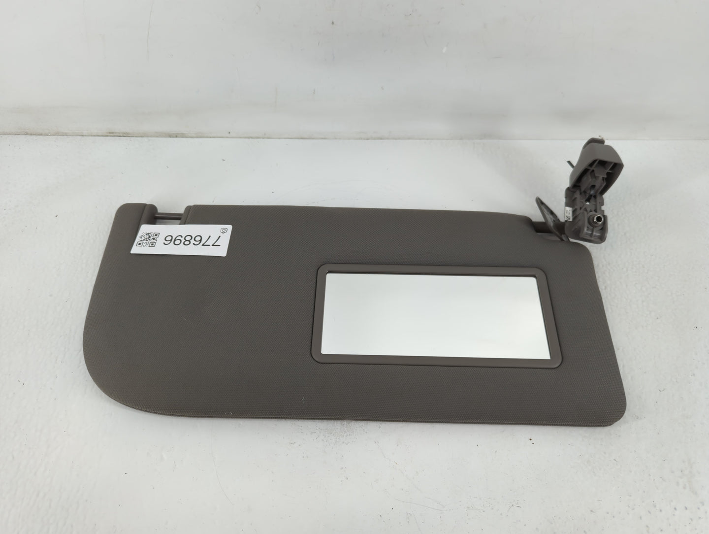 2018-2020 Ford F-150 Sun Visor Shade Replacement Passenger Right Mirror Fits Fits 2018 2019 2020 OEM Used Auto Parts - Oemus