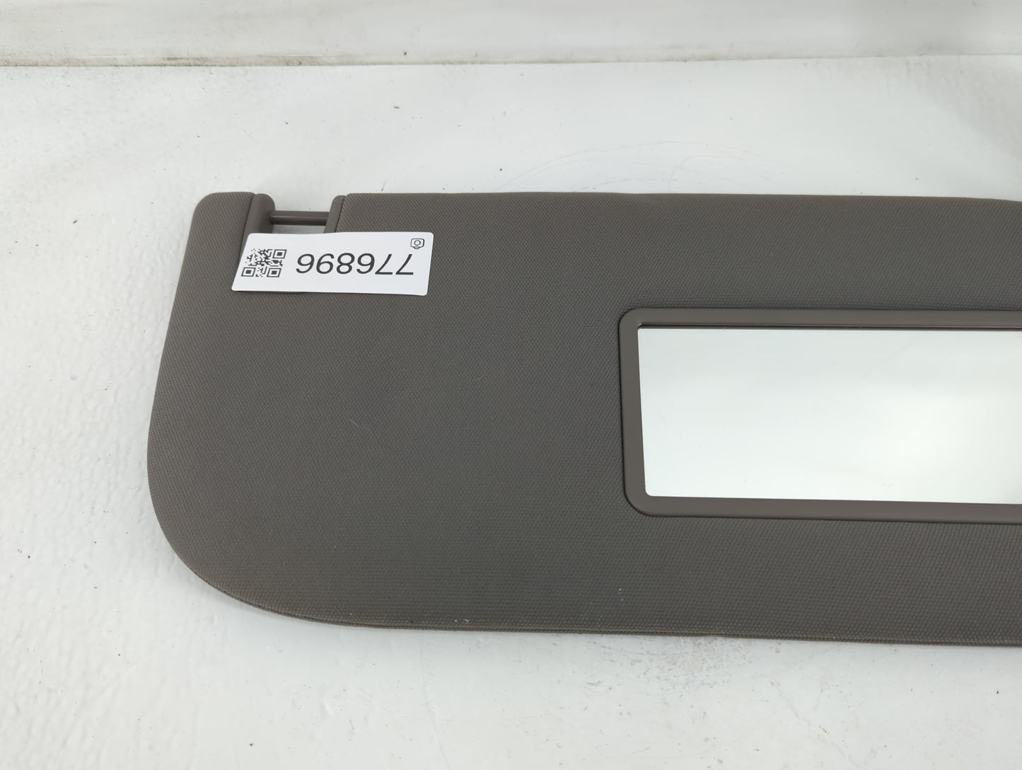 2018-2020 Ford F-150 Sun Visor Shade Replacement Passenger Right Mirror Fits Fits 2018 2019 2020 OEM Used Auto Parts - Oemus