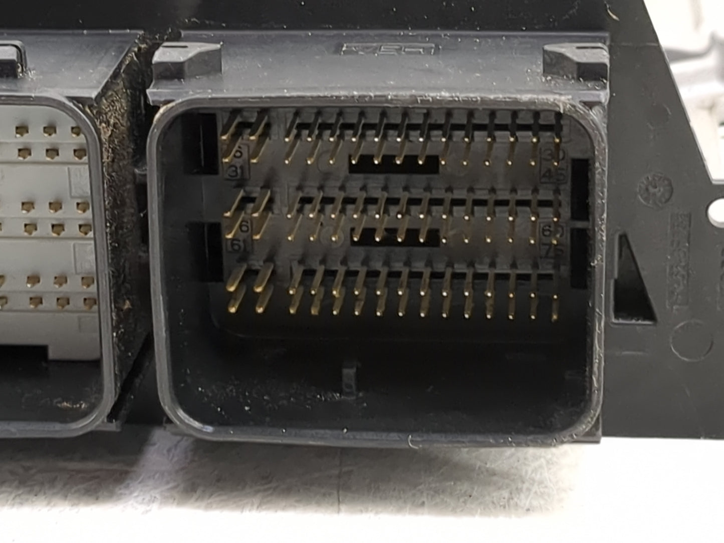 2018 Ford F150 PCM Engine Control Computer ECU ECM PCU OEM P/N:JL3A-12A650-AKA JL3A-12B684-CA, 0261S19062 Fits Fits 2019 202