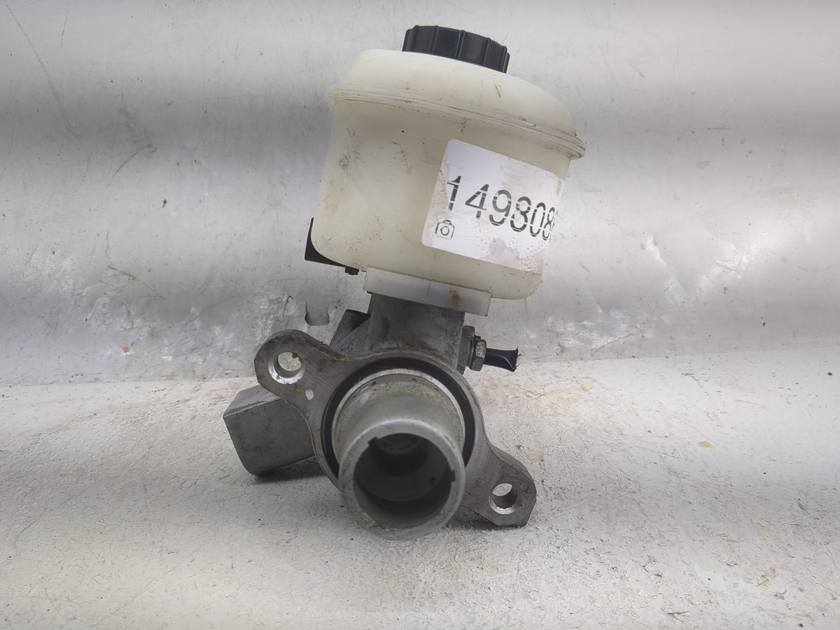 Ford F150 Brake Master Cylinder 1498086 - Oemusedautoparts1.com