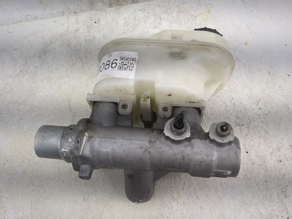 Ford F150 Brake Master Cylinder 1498086 - Oemusedautoparts1.com
