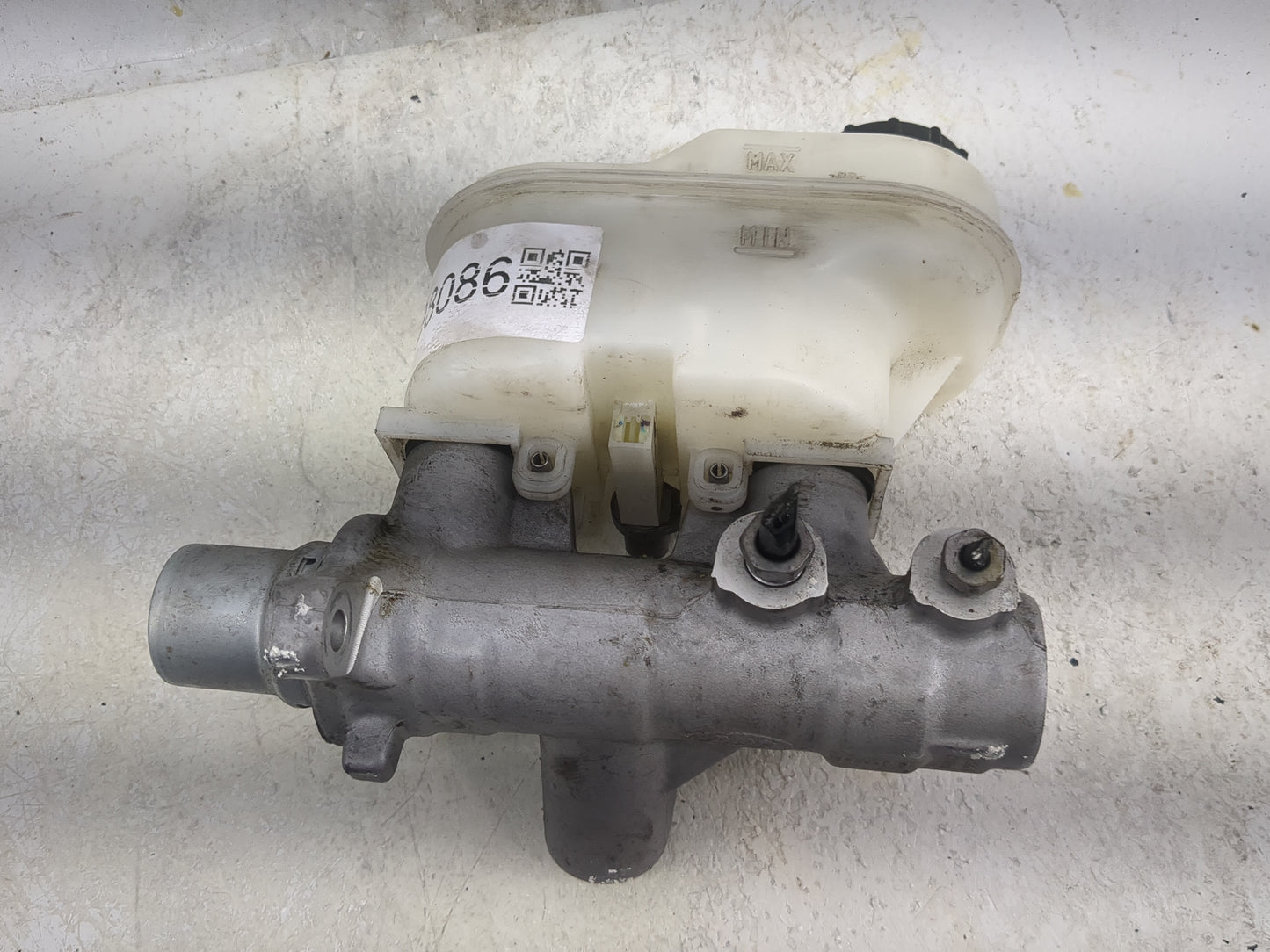 Ford F150 Brake Master Cylinder 1498086 - Oemusedautoparts1.com