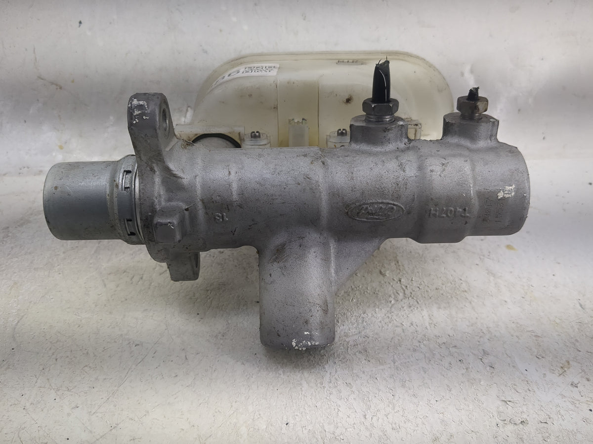 Ford F150 Brake Master Cylinder 1498086 - Oemusedautoparts1.com