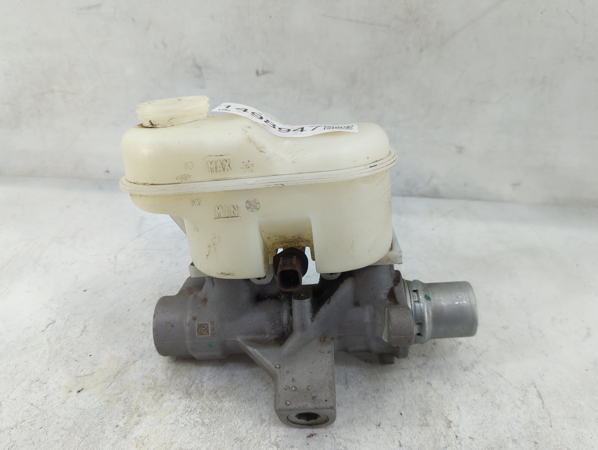 Ford F150 Brake Master Cylinder 1498947 - Oemusedautoparts1.com