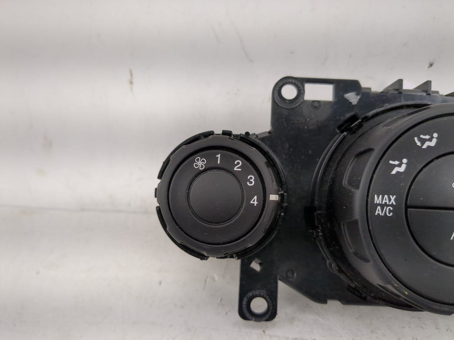 2014-2019 Ford Fiesta Climate Control Module Temperature AC/Heater Replacement P/N:D2BT 19980 AF Fits OEM Used Auto Parts - 