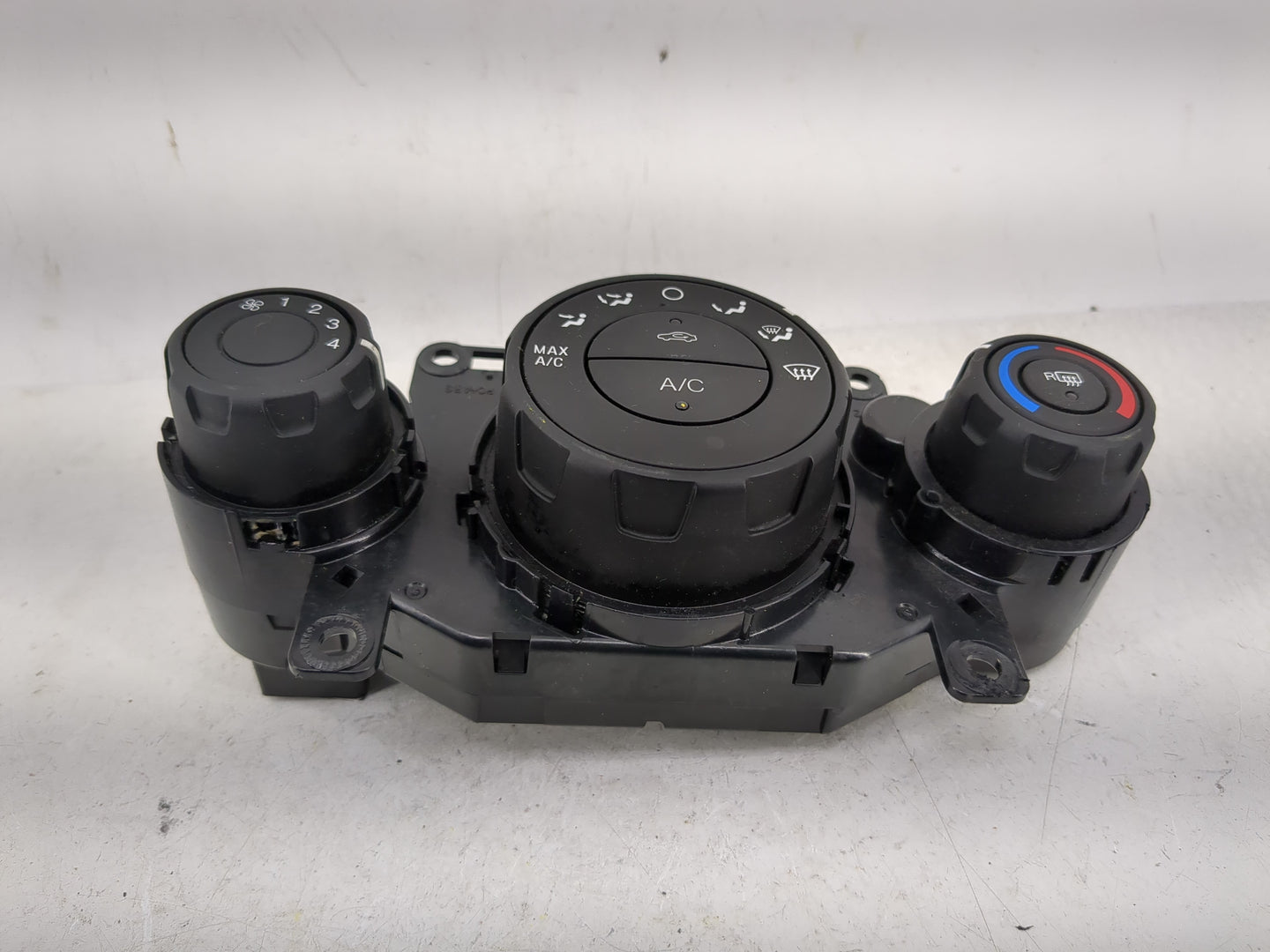 2014-2019 Ford Fiesta Climate Control Module Temperature AC/Heater Replacement P/N:D2BT 19980 AF Fits OEM Used Auto Parts - 