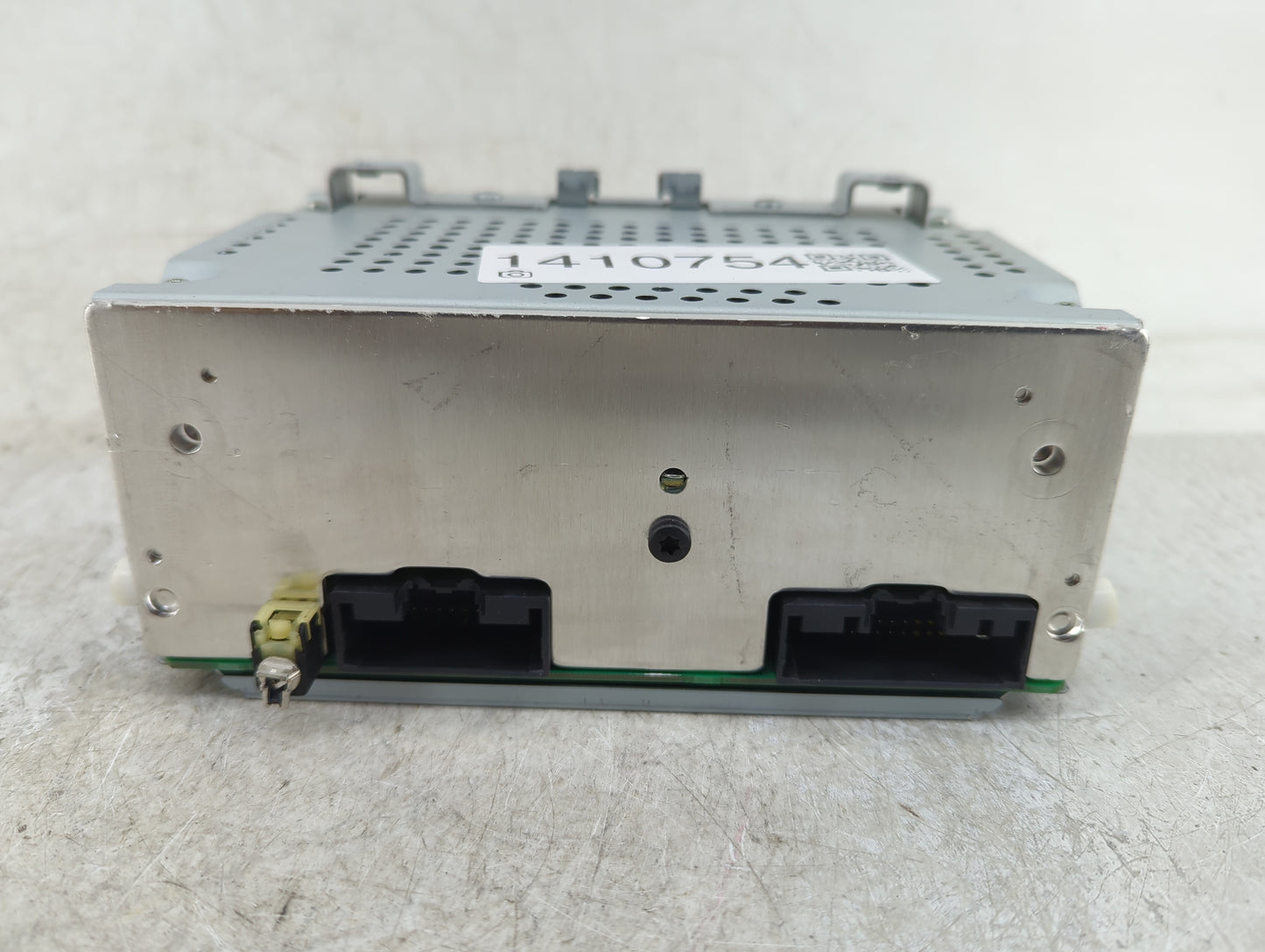 2016-2019 Ford Fiesta Radio AM FM Cd Player Receiver Replacement P/N:D2BT-19C107-AK Fits Fits 2016 2017 2018 2019 OEM Used A