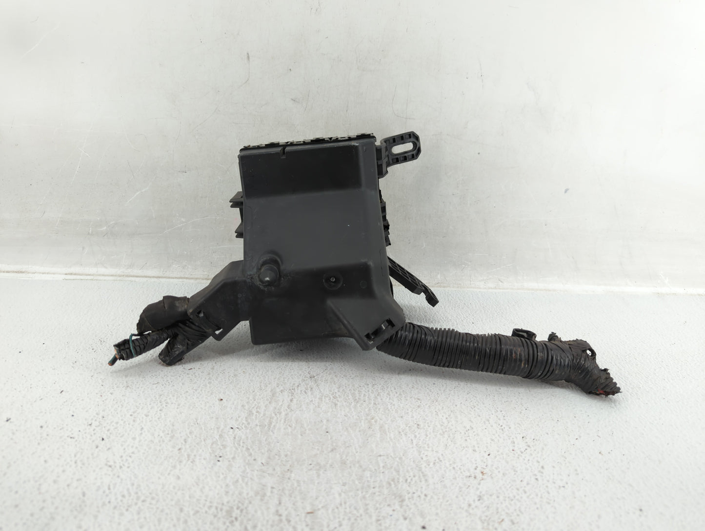 2014-2019 Ford Fiesta Fusebox Fuse Box Panel Relay Module P/N:6003447201 Fits Fits 2014 2015 2016 2017 2018 2019 OEM Used Au