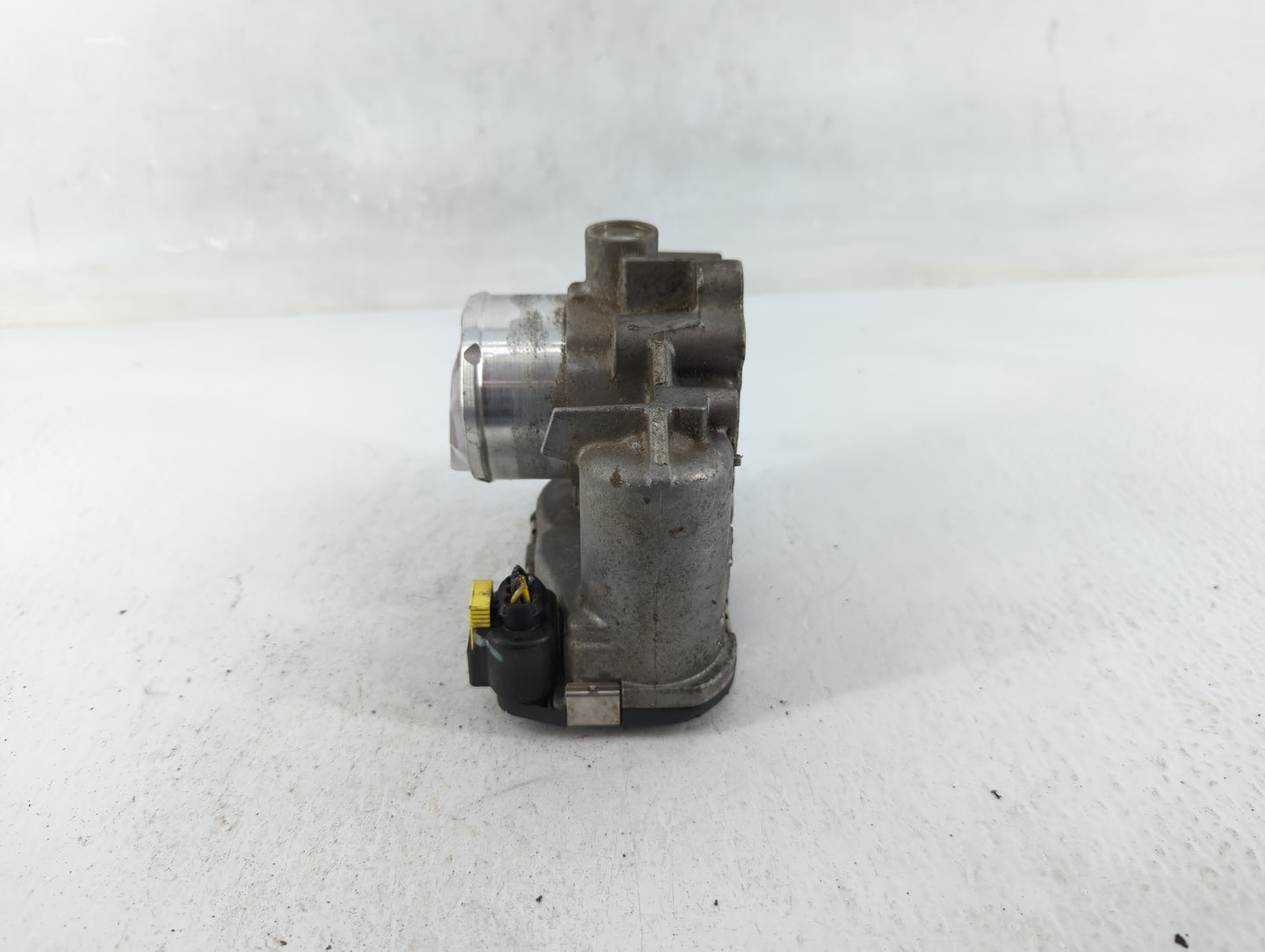 2014-2019 Ford Fiesta Throttle Body P/N:7S7G-9F991-CA Fits Fits 2013 2014 2015 2016 2017 2018 2019 OEM Used Auto Parts - Oem