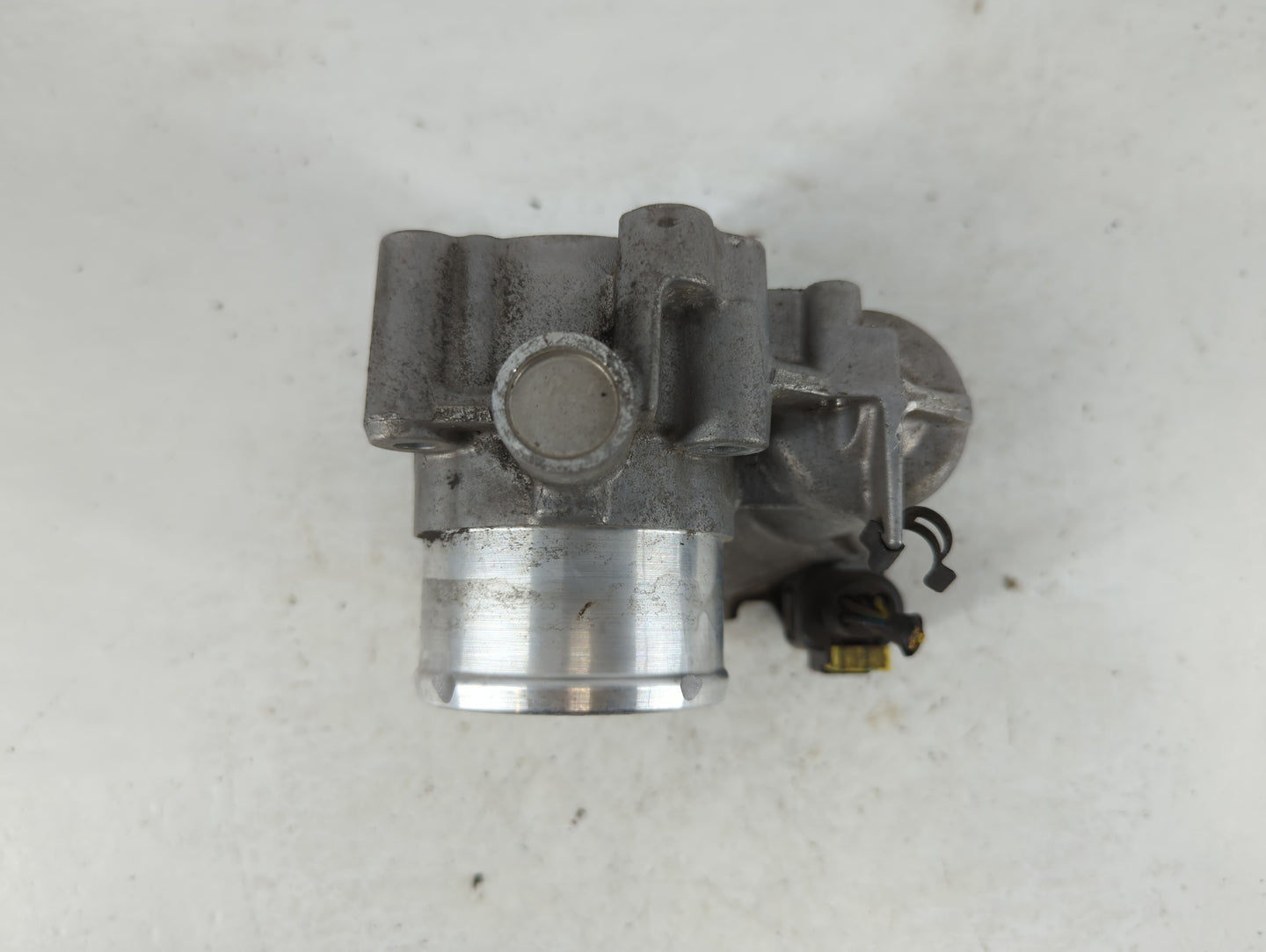 2014-2019 Ford Fiesta Throttle Body P/N:7S7G-9F991-CA Fits Fits 2013 2014 2015 2016 2017 2018 2019 OEM Used Auto Parts - Oem