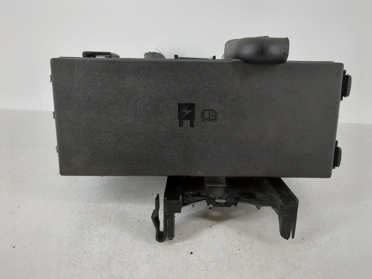 2017-2019 Ford Flex Fusebox Fuse Box Panel Relay Module P/N:DG1T-14A003-BA Fits Fits 2017 2018 2019 OEM Used Auto Parts - Oe