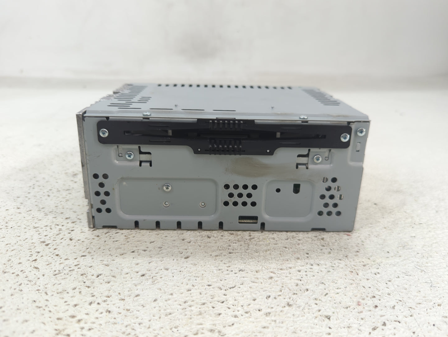 2016-2019 Ford Flex Radio AM FM Cd Player Receiver Replacement P/N:DA8T-19C107-LD Fits Fits 2016 2017 2018 2019 OEM Used Aut