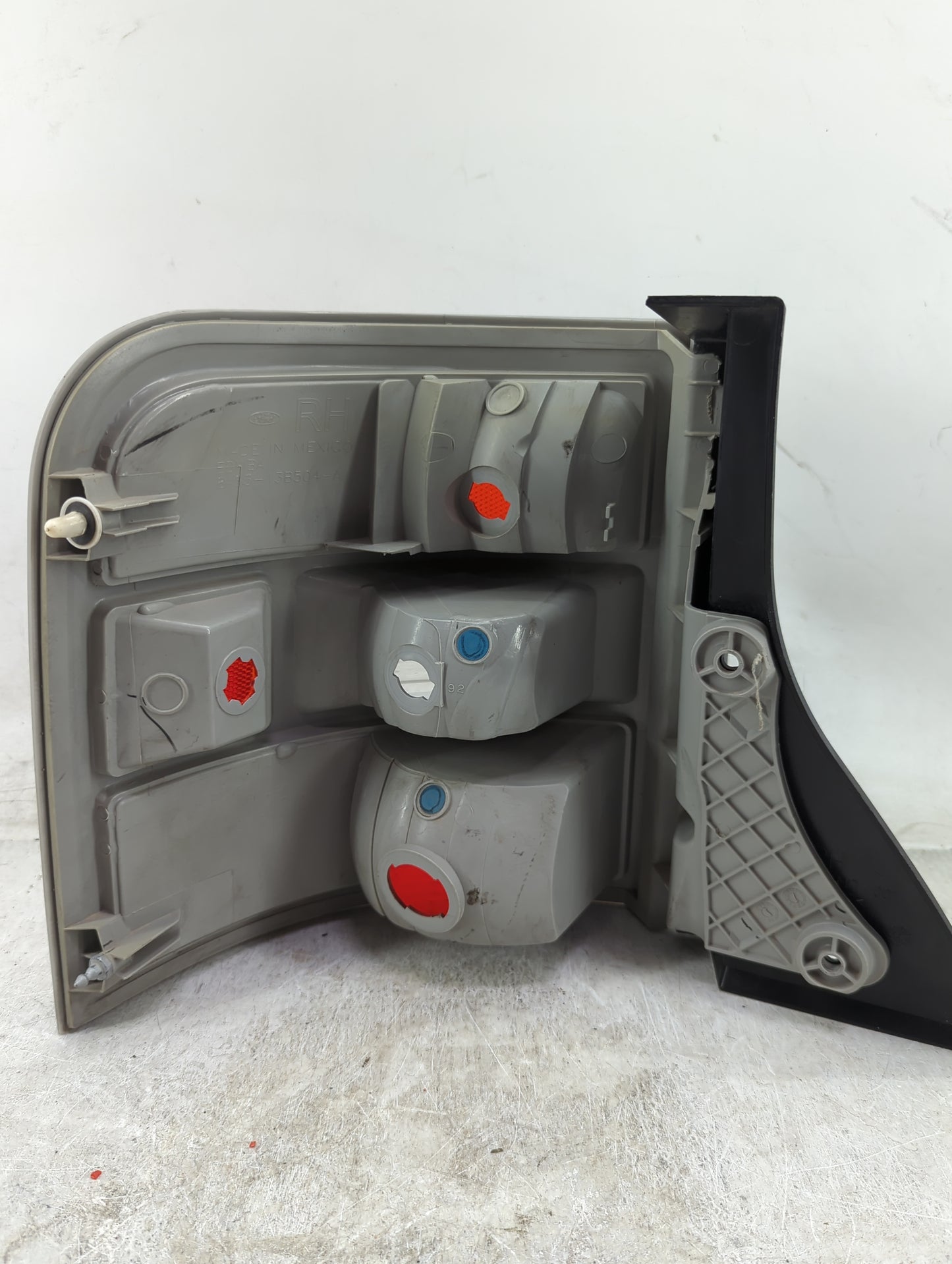 2012-2019 Ford Flex Tail Light Assembly Passenger Right OEM Fits Fits 2012 2013 2014 2015 2016 2017 2018 2019 OEM Used Auto 