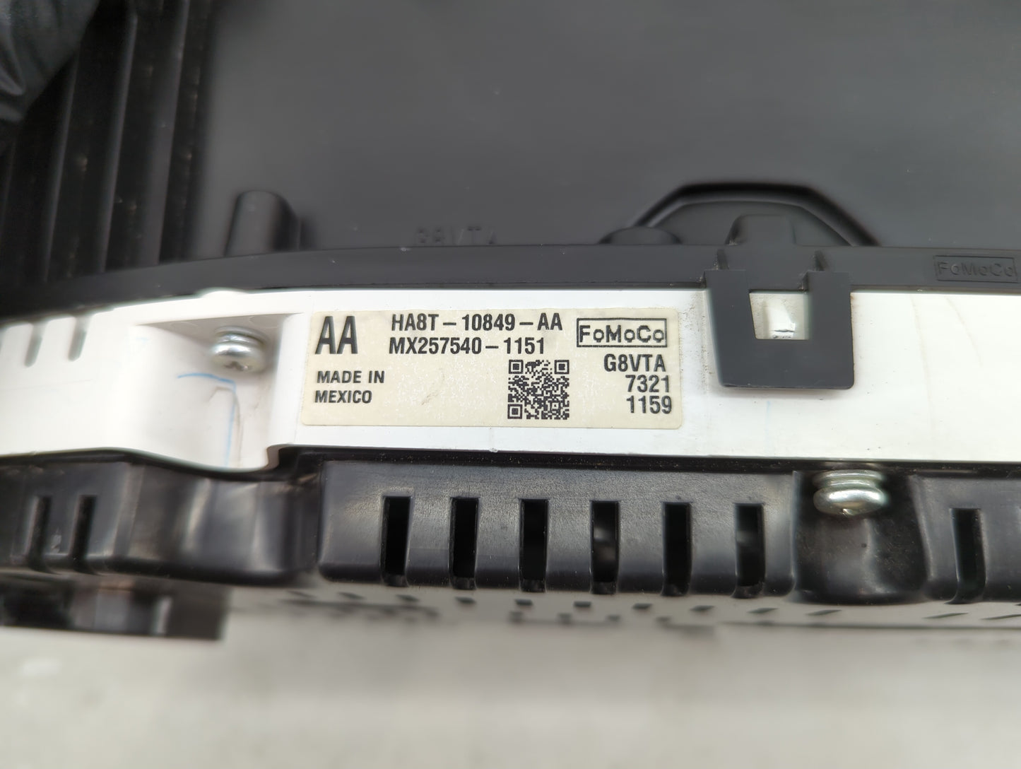 2017-2019 Ford Flex Instrument Cluster Speedometer Gauges P/N:HA8T-10849-AA Fits Fits 2017 2018 2019 OEM Used Auto Parts - O