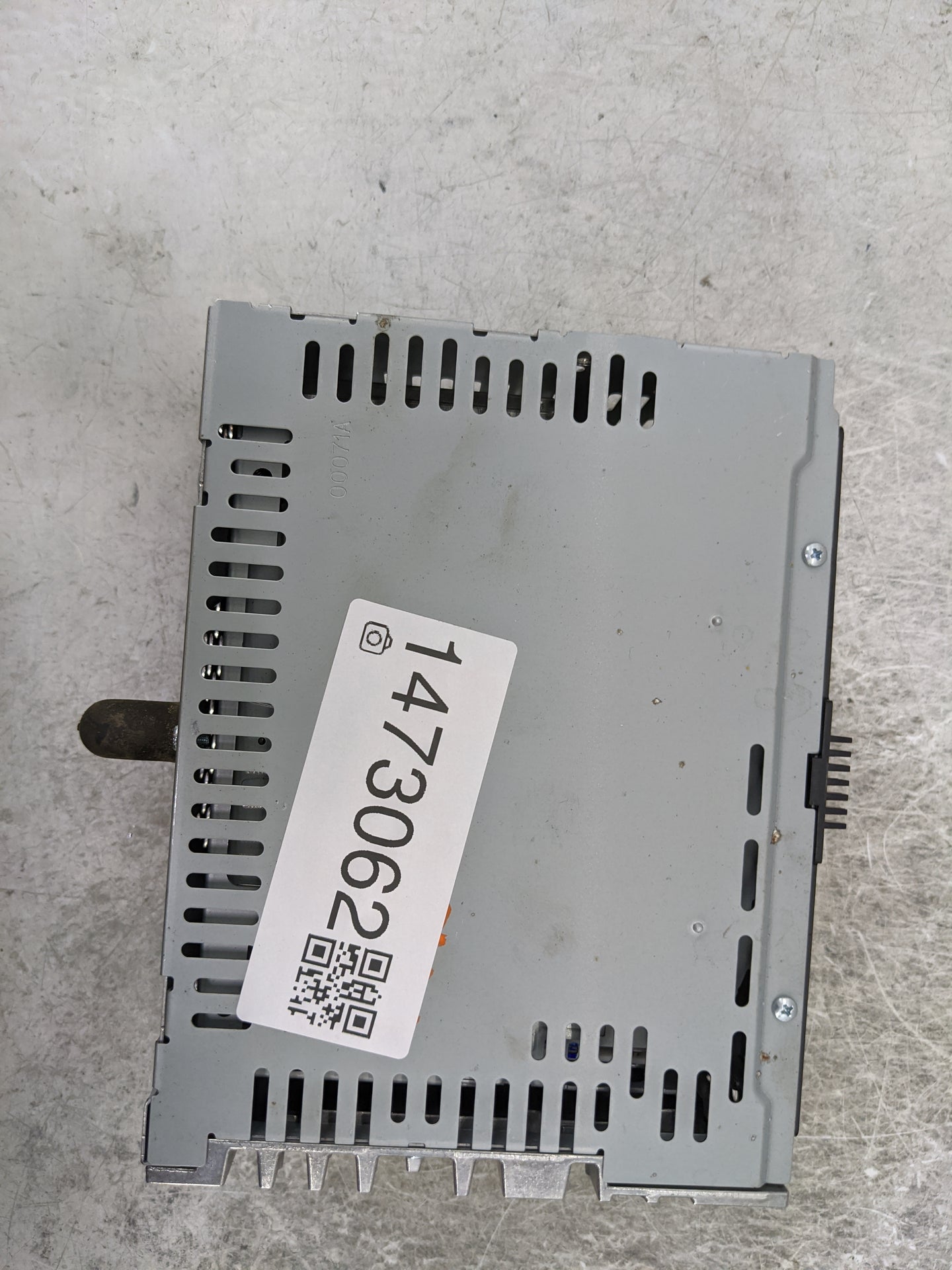2018 Ford Flex Radio AM FM Cd Player Receiver Replacement P/N:CQ-FJ32E6UMH DA8T-19C10*-PE Fits OEM Used Auto Parts - Oemused