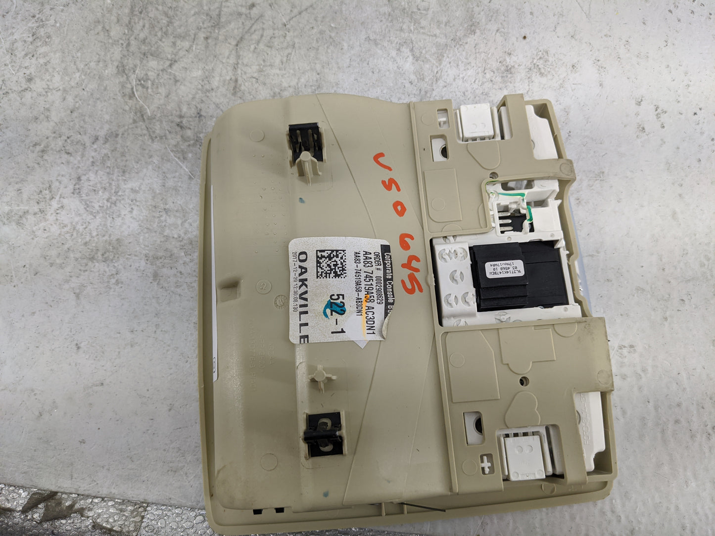 2013-2019 Ford Flex Overhead Console W/rear Climate Control Tan - Oemusedautoparts1.com