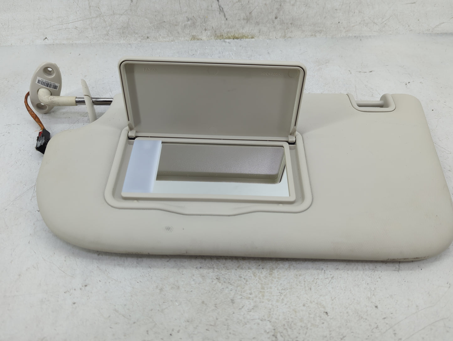2013-2018 Ford Focus Sun Visor Shade Replacement Driver Left Mirror Fits Fits 2013 2014 2015 2016 2017 2018 OEM Used Auto Pa