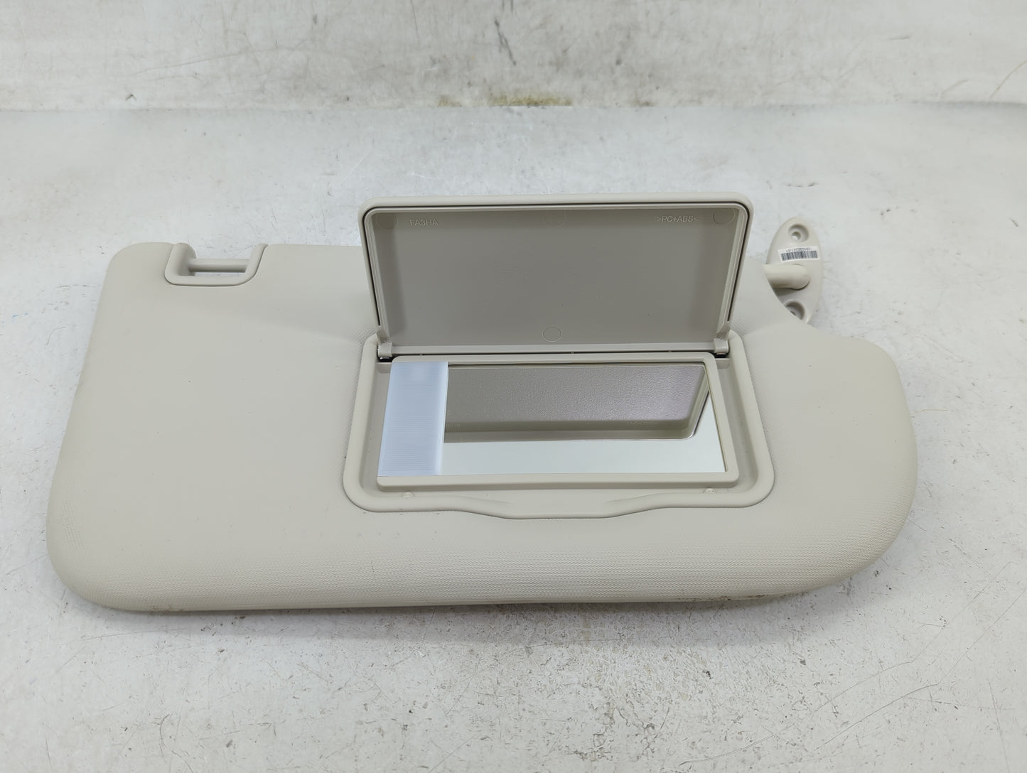 2013-2018 Ford Focus Sun Visor Shade Replacement Passenger Right Mirror Fits Fits 2013 2014 2015 2016 2017 2018 OEM Used Aut