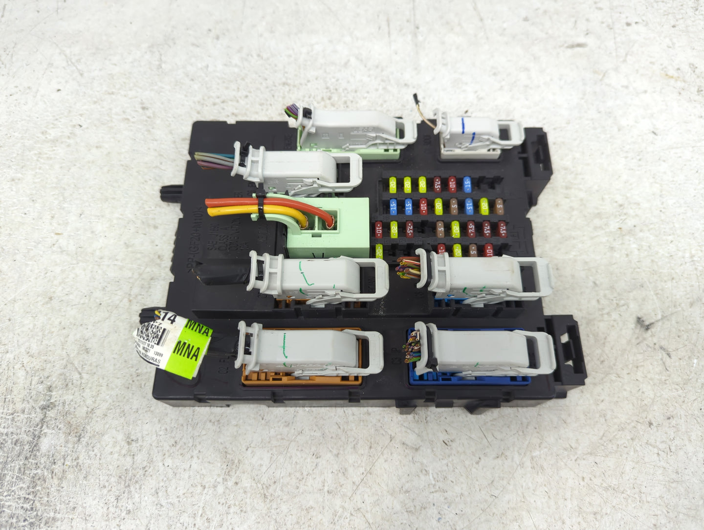 2016-2018 Ford Focus Body Control Module Bcm Inner Cabin Fuse Box - Oemusedautoparts1.com
