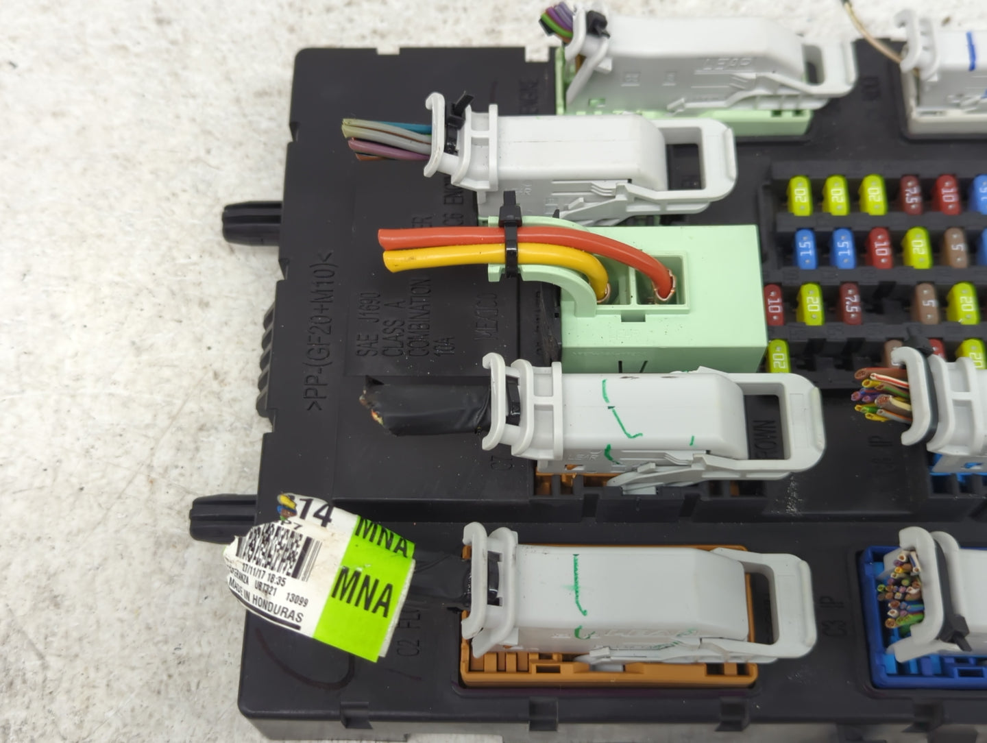 2016-2018 Ford Focus Body Control Module Bcm Inner Cabin Fuse Box - Oemusedautoparts1.com