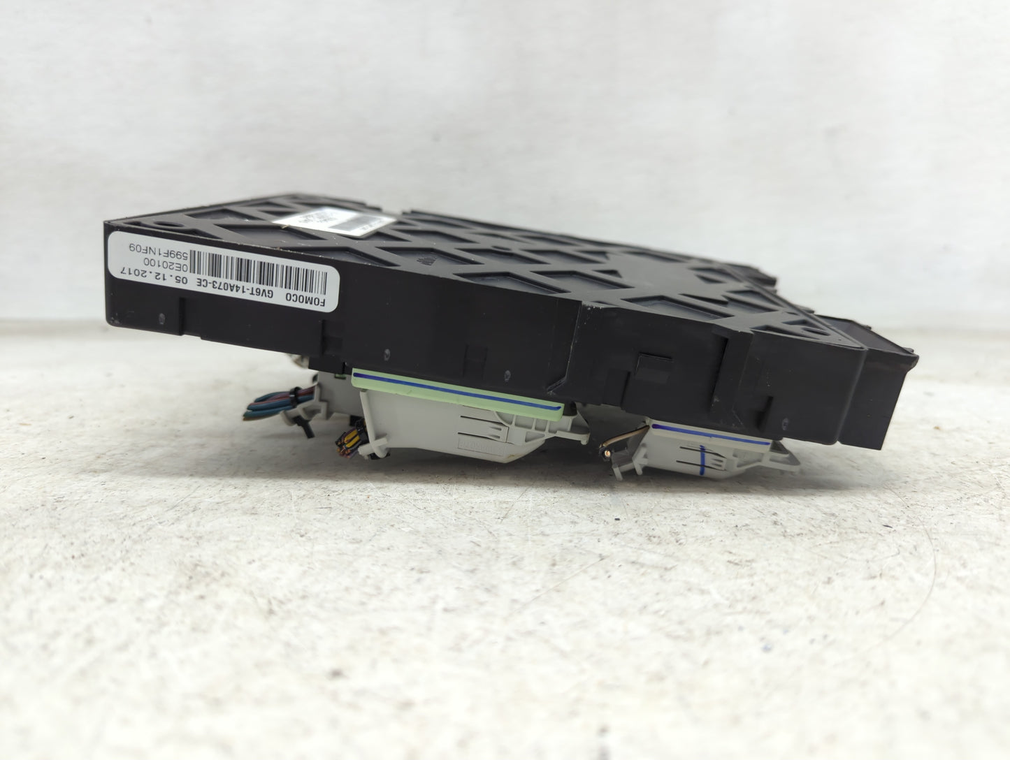 2016-2018 Ford Focus Body Control Module Bcm Inner Cabin Fuse Box - Oemusedautoparts1.com