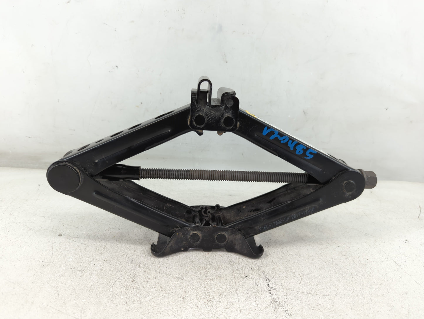 2018 Ford Focus Spare Scissor Car Jack - Oemusedautoparts1.com