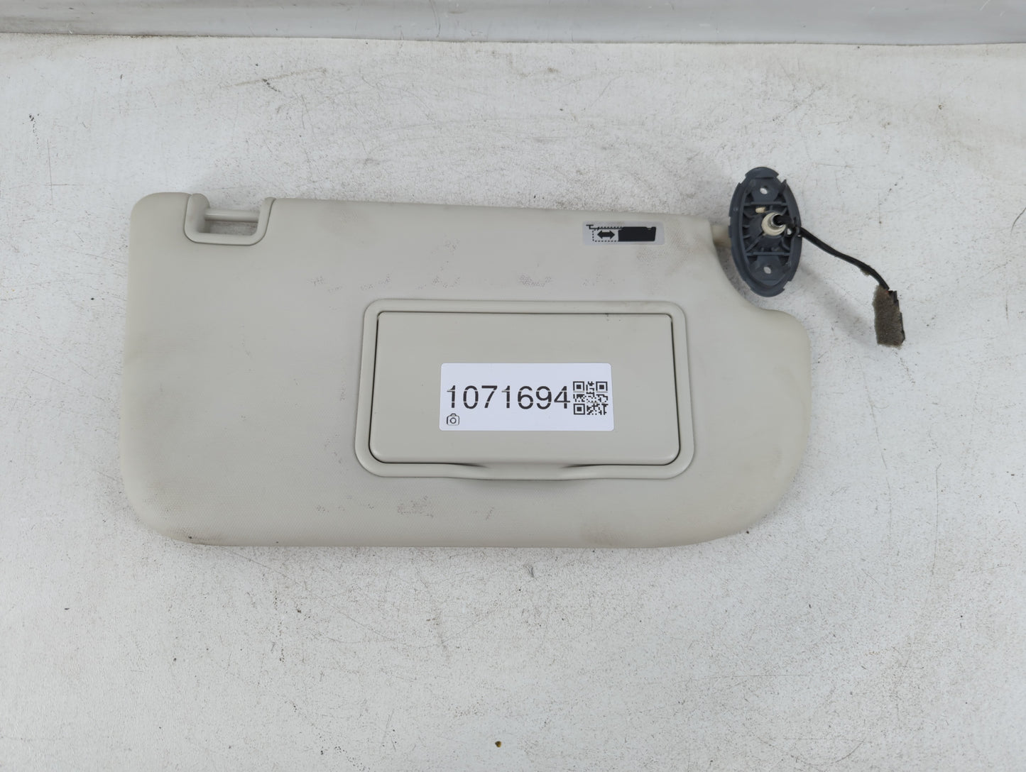 2013-2015 Ford Focus Sun Visor Shade Replacement Passenger Right Mirror Fits Fits 2013 2014 2015 OEM Used Auto Parts - Oemus