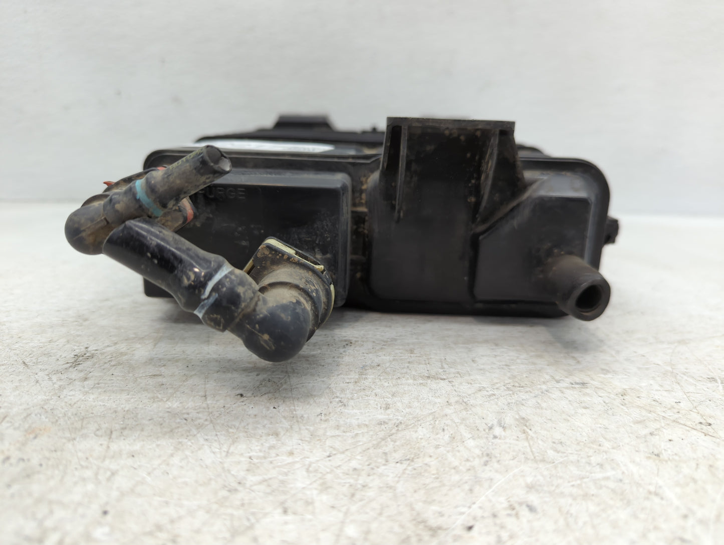 2018 Ford Focus Fuel Vapor Charcoal Canister 1082217 - Oemusedautoparts1.com