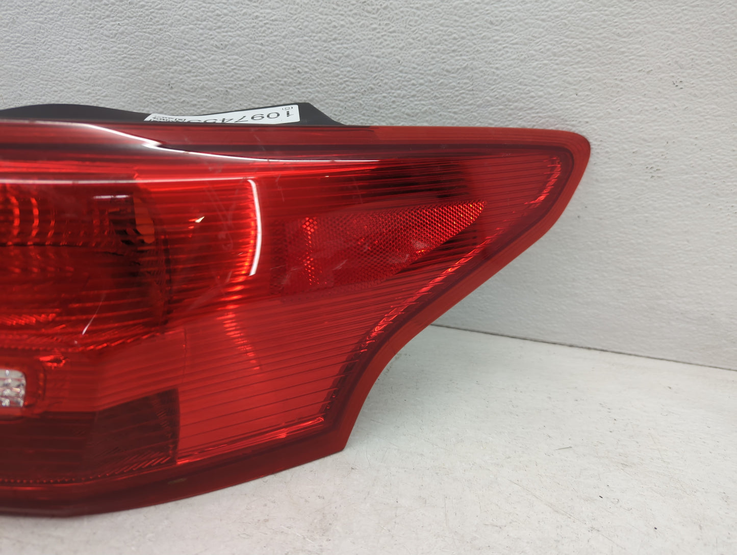2015-2018 Ford Focus Tail Light Assembly Passenger Right OEM P/N:F1EB-13404-FC Fits Fits 2015 2016 2017 2018 OEM Used Auto P