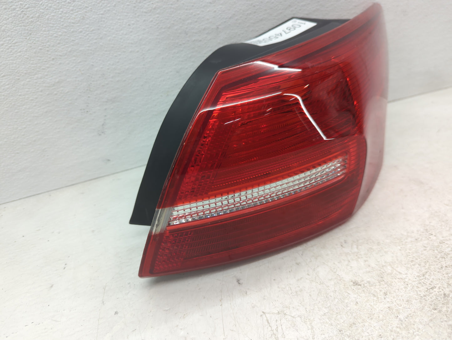 2015-2018 Ford Focus Tail Light Assembly Passenger Right OEM P/N:F1EB-13404-FC Fits Fits 2015 2016 2017 2018 OEM Used Auto P