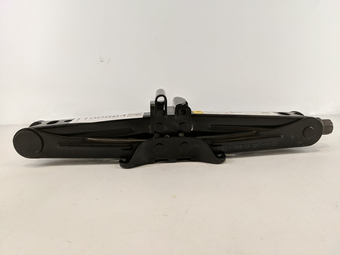 2018 Ford Focus Spare Scissor Car Jack - Oemusedautoparts1.com