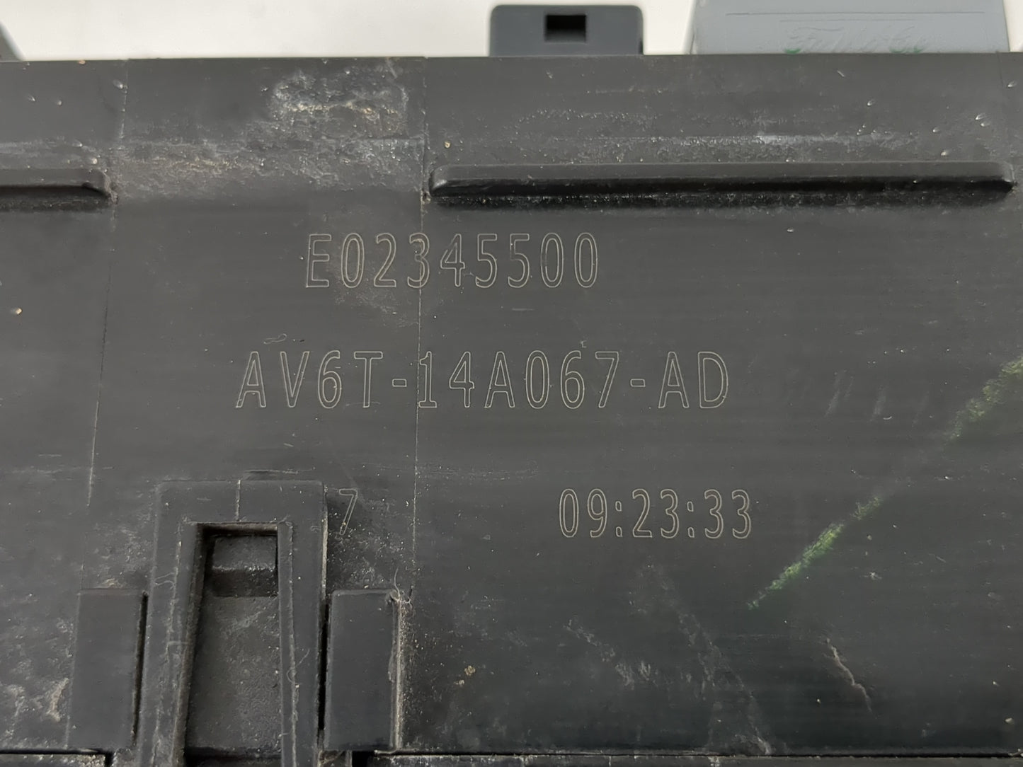 2017-2018 Ford Focus Fusebox Fuse Box Panel Relay Module P/N:AV6T-14A067-AD E02345500 Fits Fits 2017 2018 OEM Used Auto Part