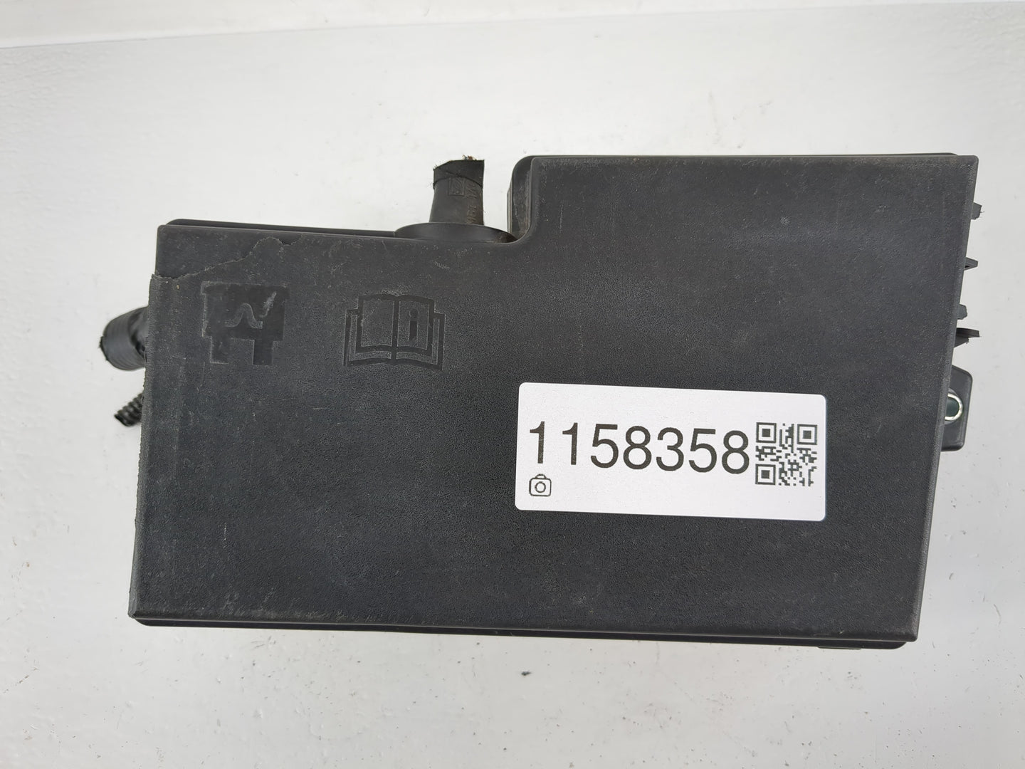 2017-2018 Ford Focus Fusebox Fuse Box Panel Relay Module P/N:AV6T-14A067-AD Fits Fits 2017 2018 OEM Used Auto Parts - Oemuse