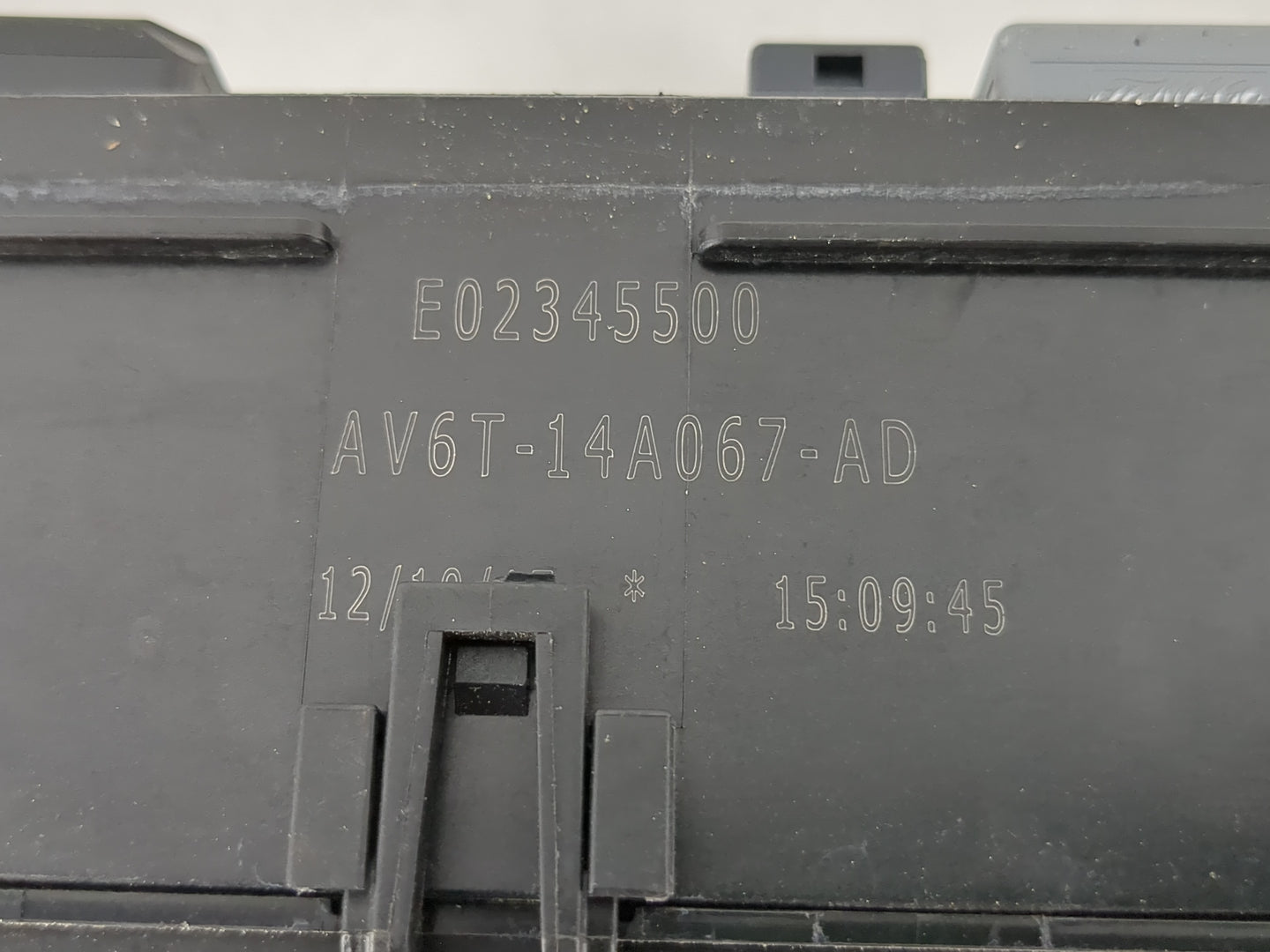 2017-2018 Ford Focus Fusebox Fuse Box Panel Relay Module P/N:AV6T-14A067-AD Fits Fits 2017 2018 OEM Used Auto Parts - Oemuse