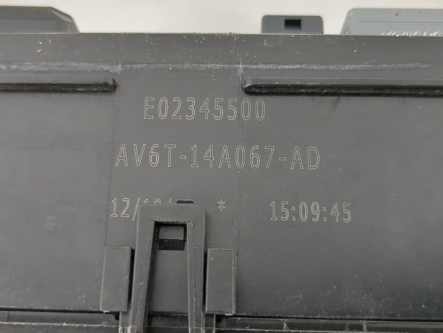 2017-2018 Ford Focus Fusebox Fuse Box Panel Relay Module P/N:AV6T-14A067-AD Fits Fits 2017 2018 OEM Used Auto Parts - Oemuse