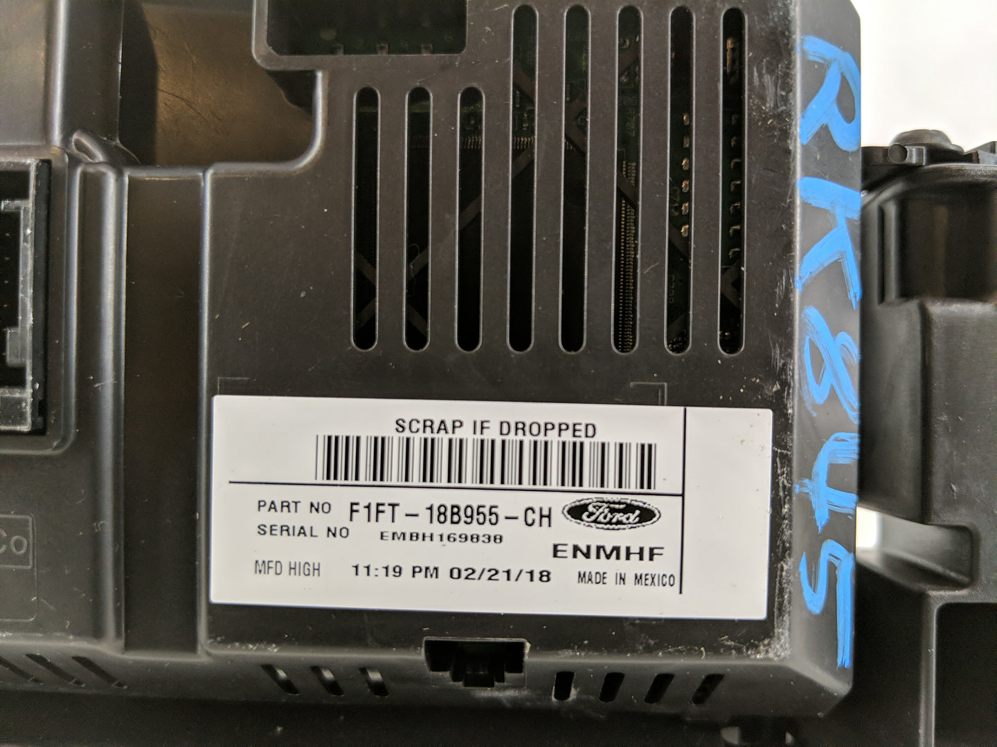 2018 Ford Focus Radio AM FM Cd Player Receiver Replacement P/N:F1FT-18B955-CH Fits Fits 2005 2006 2007 OEM Used Auto Parts -