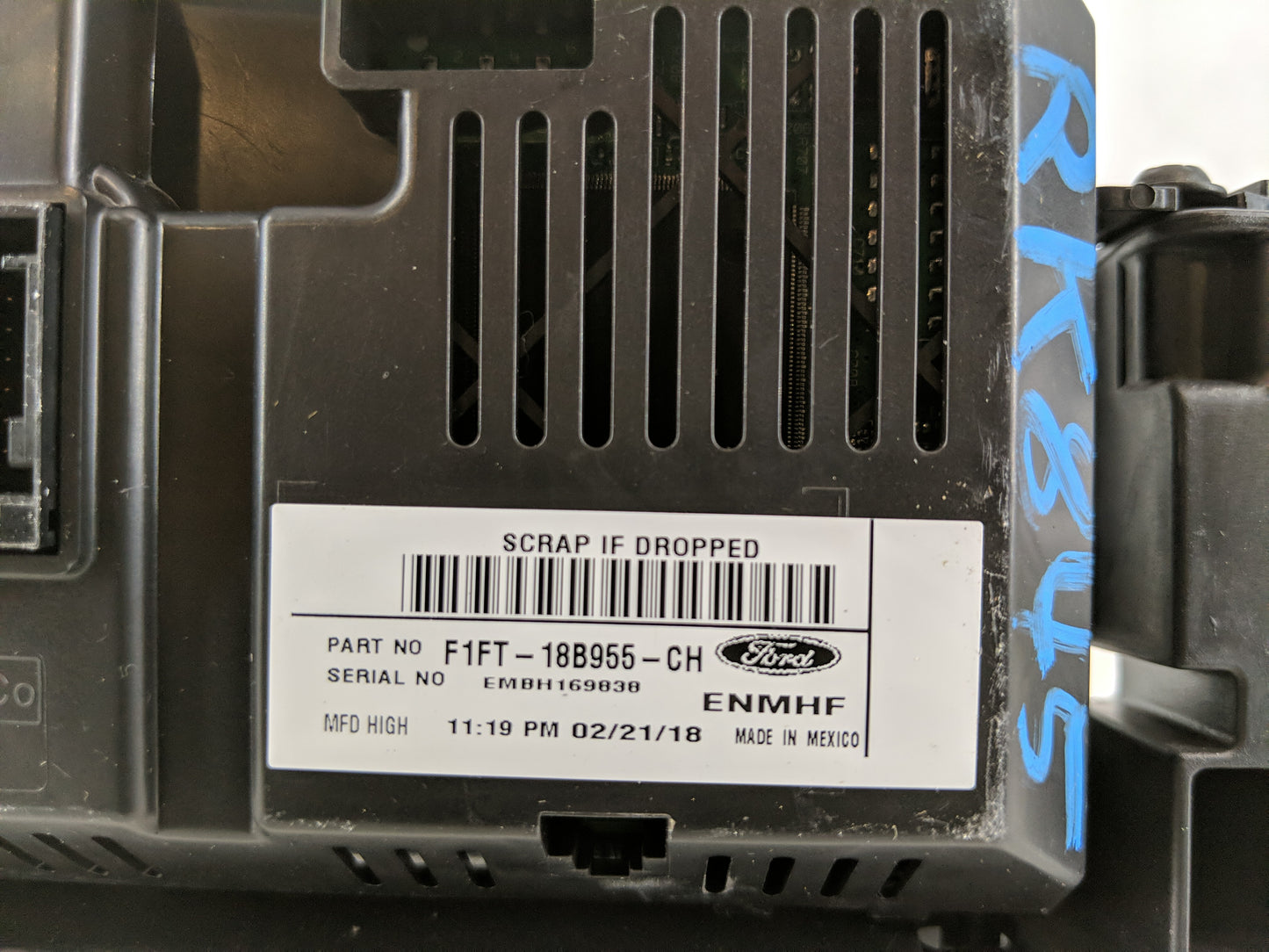 2018 Ford Focus Radio AM FM Cd Player Receiver Replacement P/N:F1FT-18B955-CH Fits Fits 2005 2006 2007 OEM Used Auto Parts -