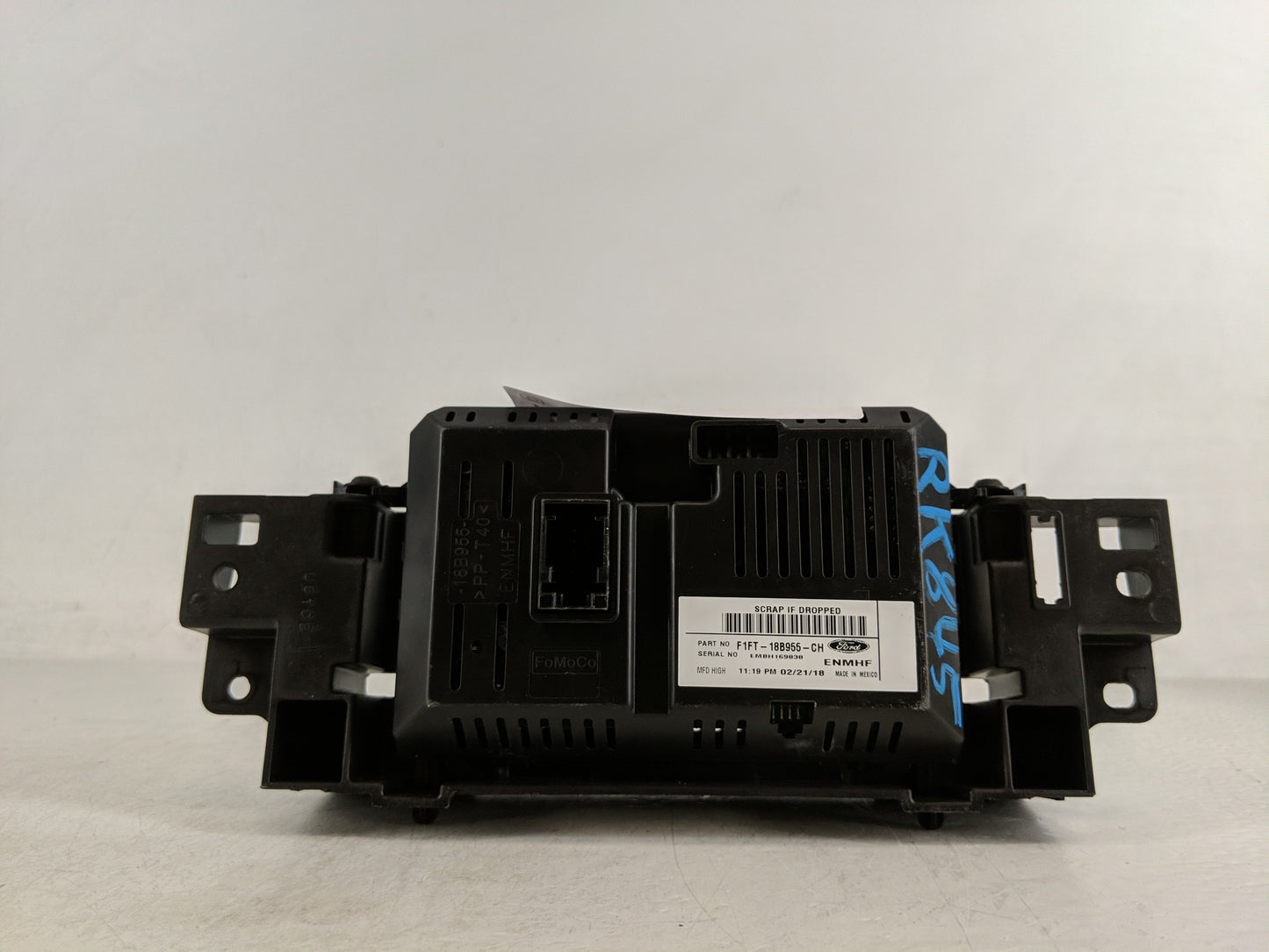 2018 Ford Focus Radio AM FM Cd Player Receiver Replacement P/N:F1FT-18B955-CH Fits Fits 2005 2006 2007 OEM Used Auto Parts -