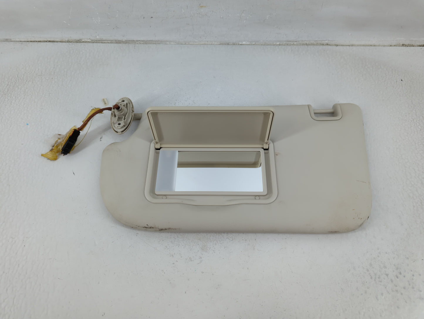 2013-2018 Ford Focus Sun Visor Shade Replacement Driver Left Mirror Fits Fits 2013 2014 2015 2016 2017 2018 OEM Used Auto Pa