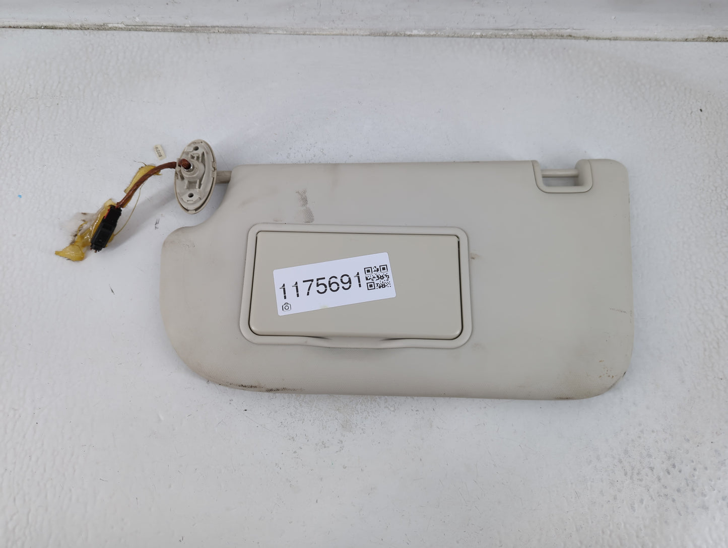 2013-2018 Ford Focus Sun Visor Shade Replacement Driver Left Mirror Fits Fits 2013 2014 2015 2016 2017 2018 OEM Used Auto Pa