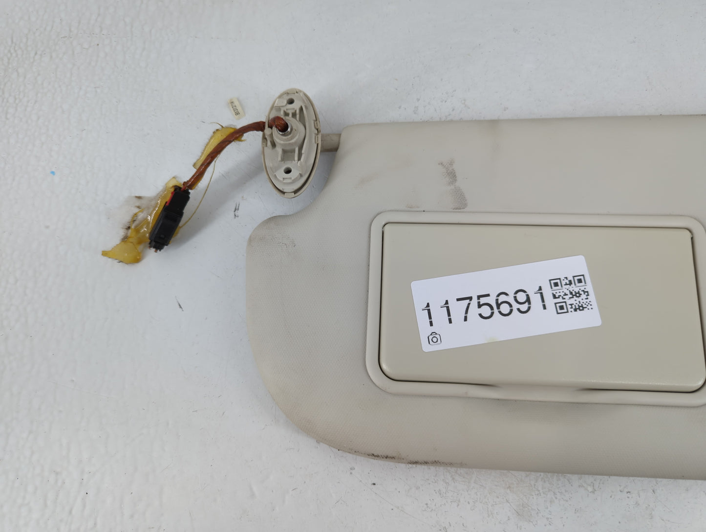 2013-2018 Ford Focus Sun Visor Shade Replacement Driver Left Mirror Fits Fits 2013 2014 2015 2016 2017 2018 OEM Used Auto Pa