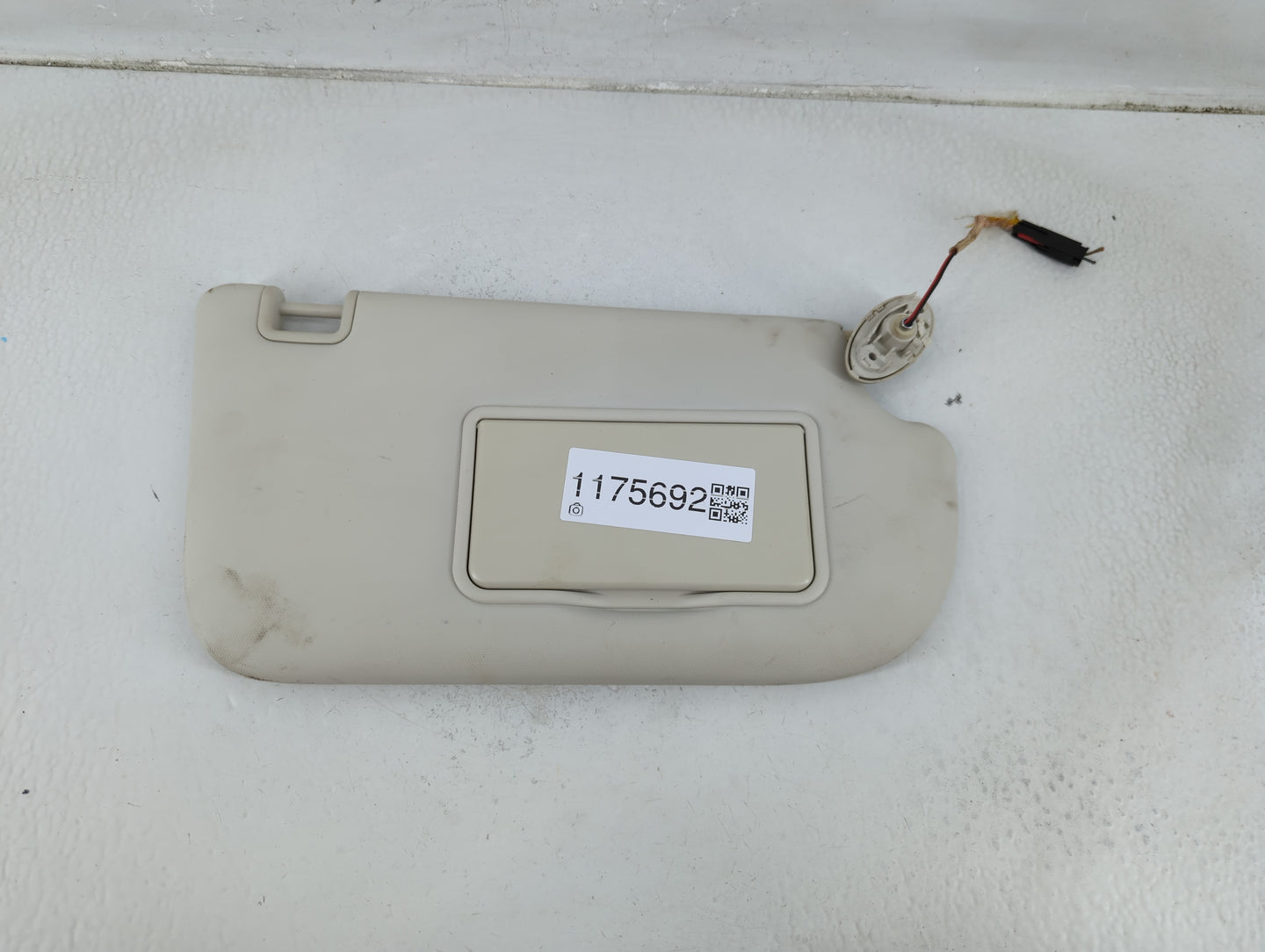 2013-2018 Ford Focus Sun Visor Shade Replacement Passenger Right Mirror Fits Fits 2013 2014 2015 2016 2017 2018 OEM Used Aut