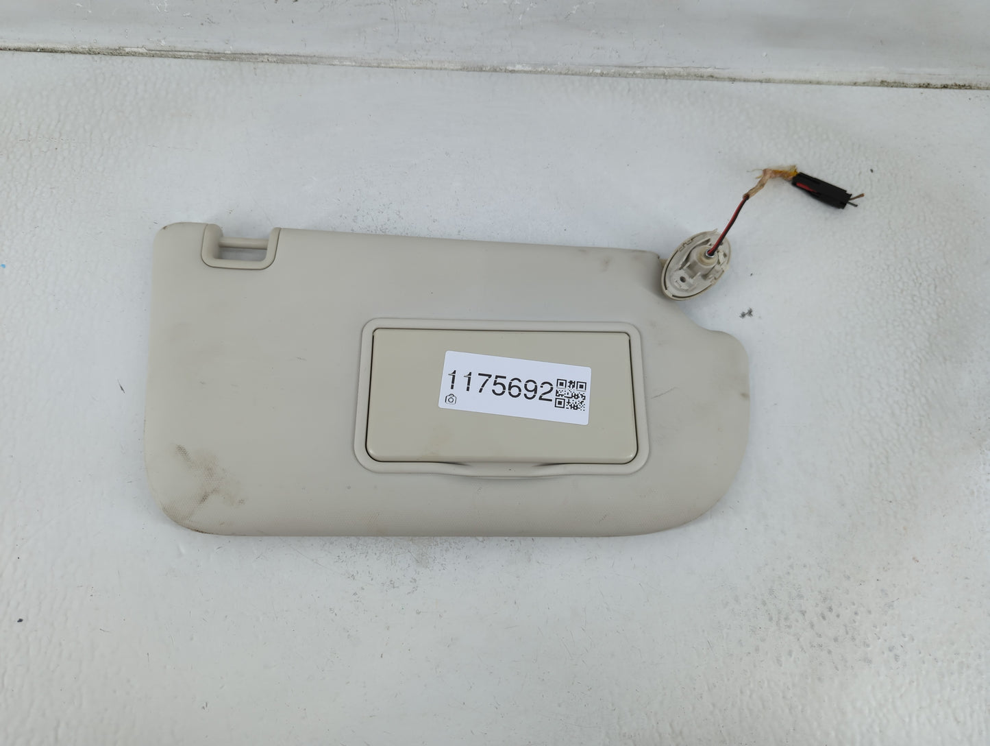2013-2018 Ford Focus Sun Visor Shade Replacement Passenger Right Mirror Fits Fits 2013 2014 2015 2016 2017 2018 OEM Used Aut
