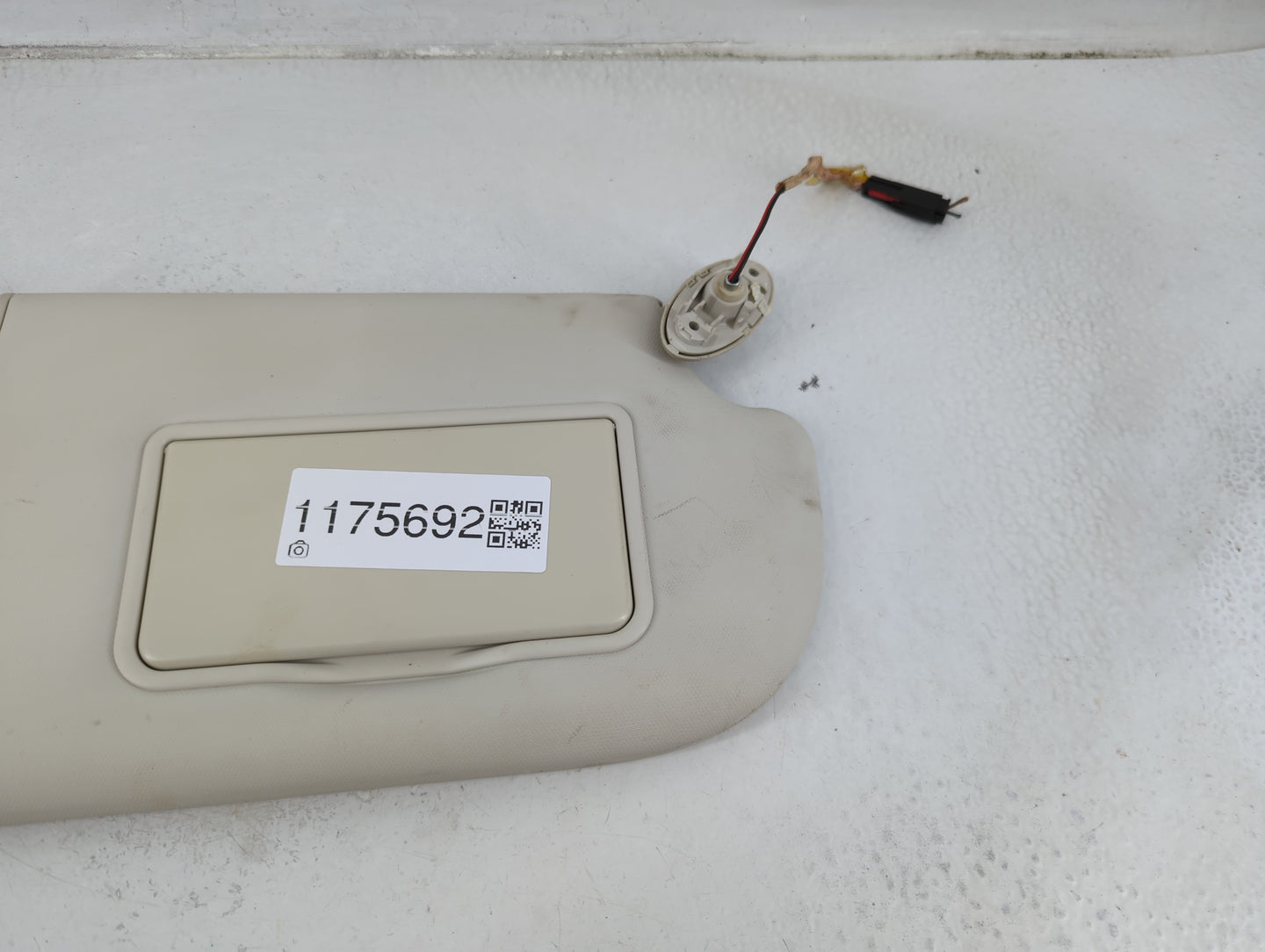 2013-2018 Ford Focus Sun Visor Shade Replacement Passenger Right Mirror Fits Fits 2013 2014 2015 2016 2017 2018 OEM Used Aut