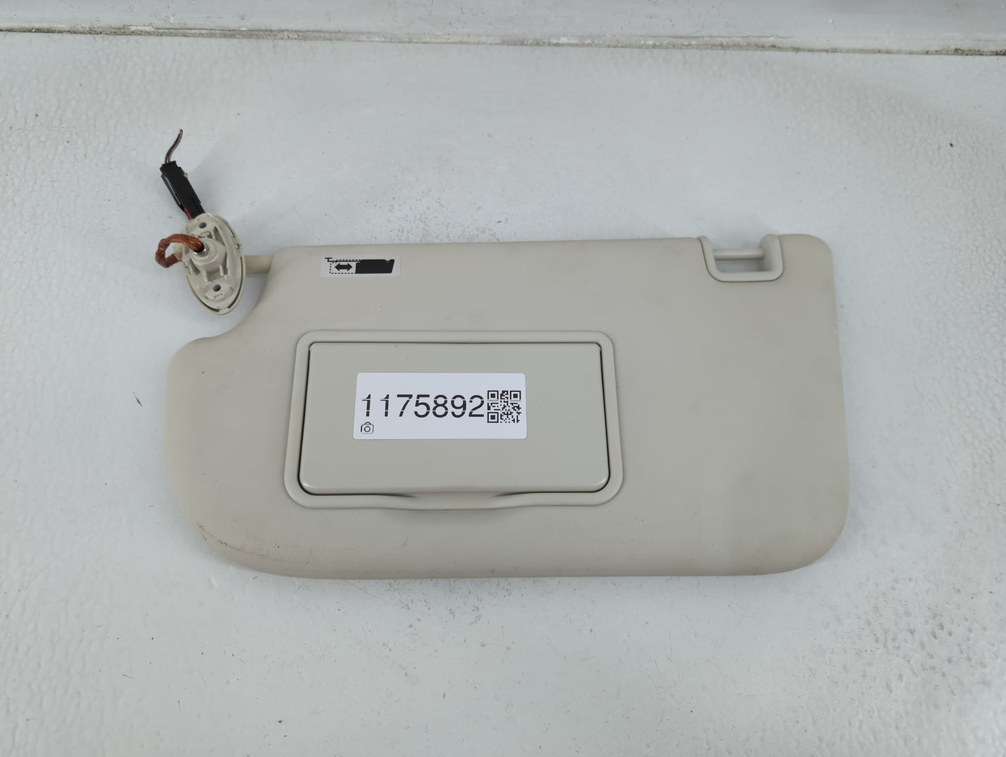 2013-2018 Ford Focus Sun Visor Shade Replacement Passenger Right Mirror Fits Fits 2013 2014 2015 2016 2017 2018 OEM Used Aut